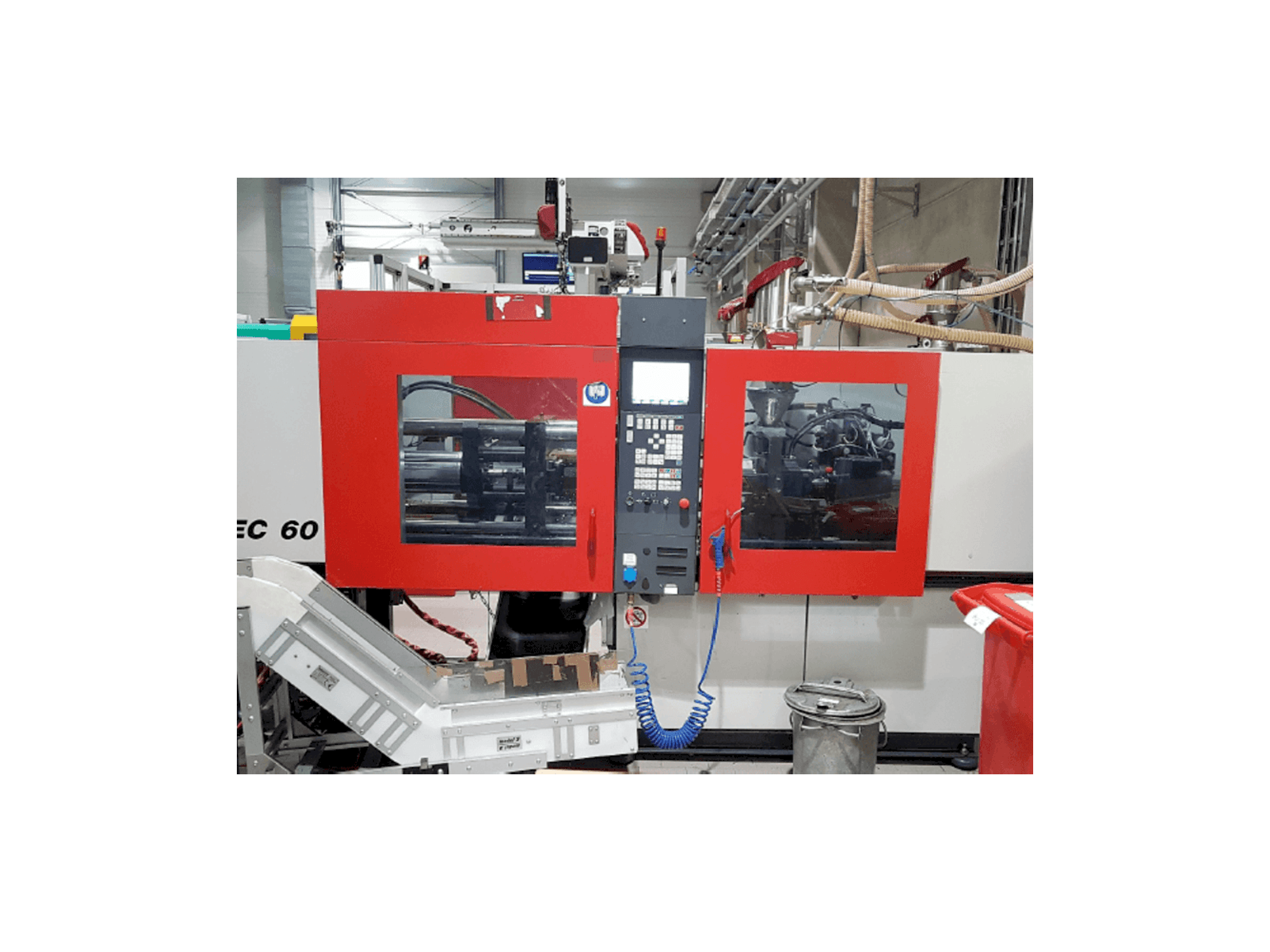 Makine FERROMATIK MILACRON 600-355 K-TEC - Önden görünüm