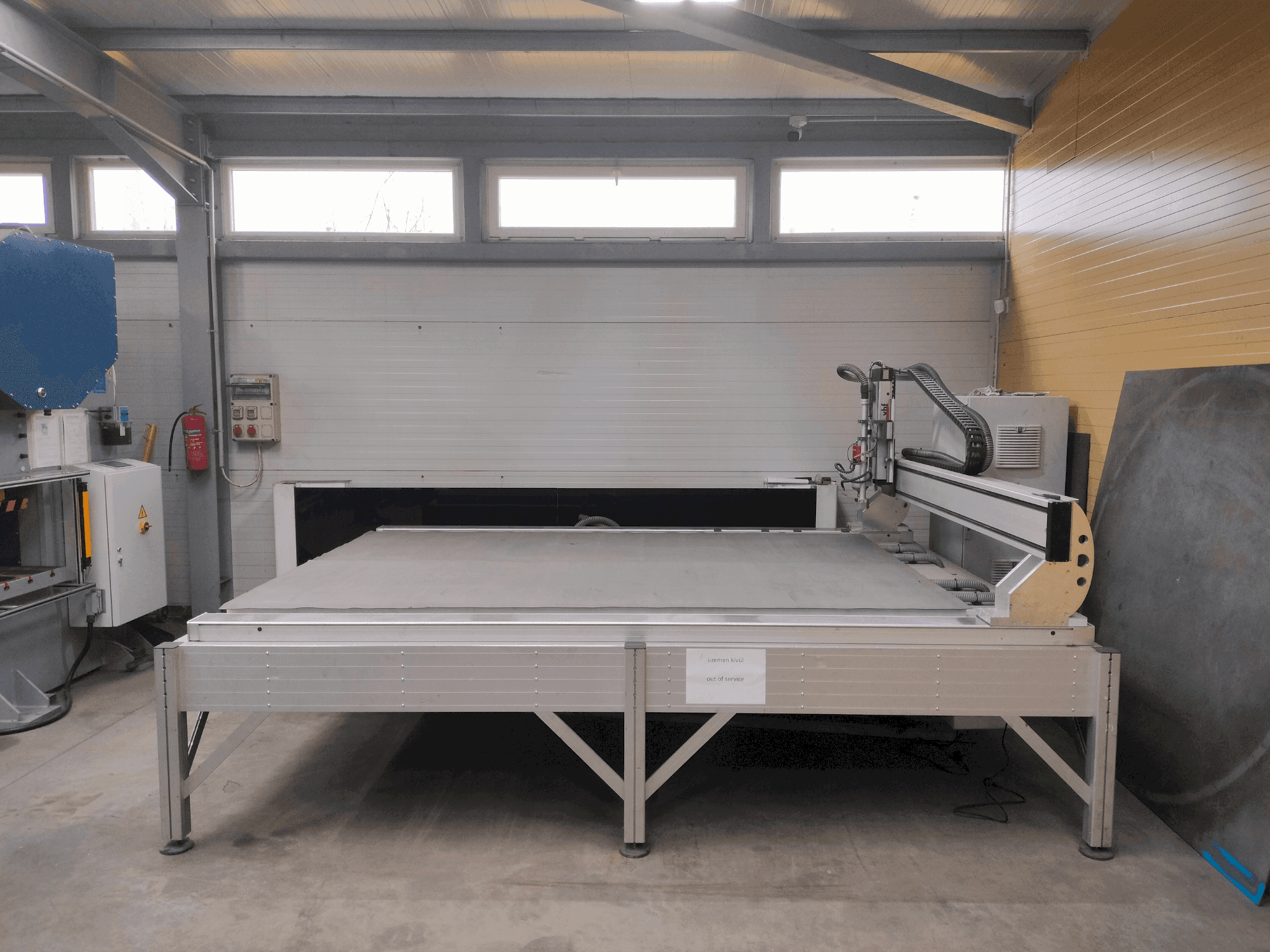 Makine VHF CAM 2030 Active Pro - Önden görünüm