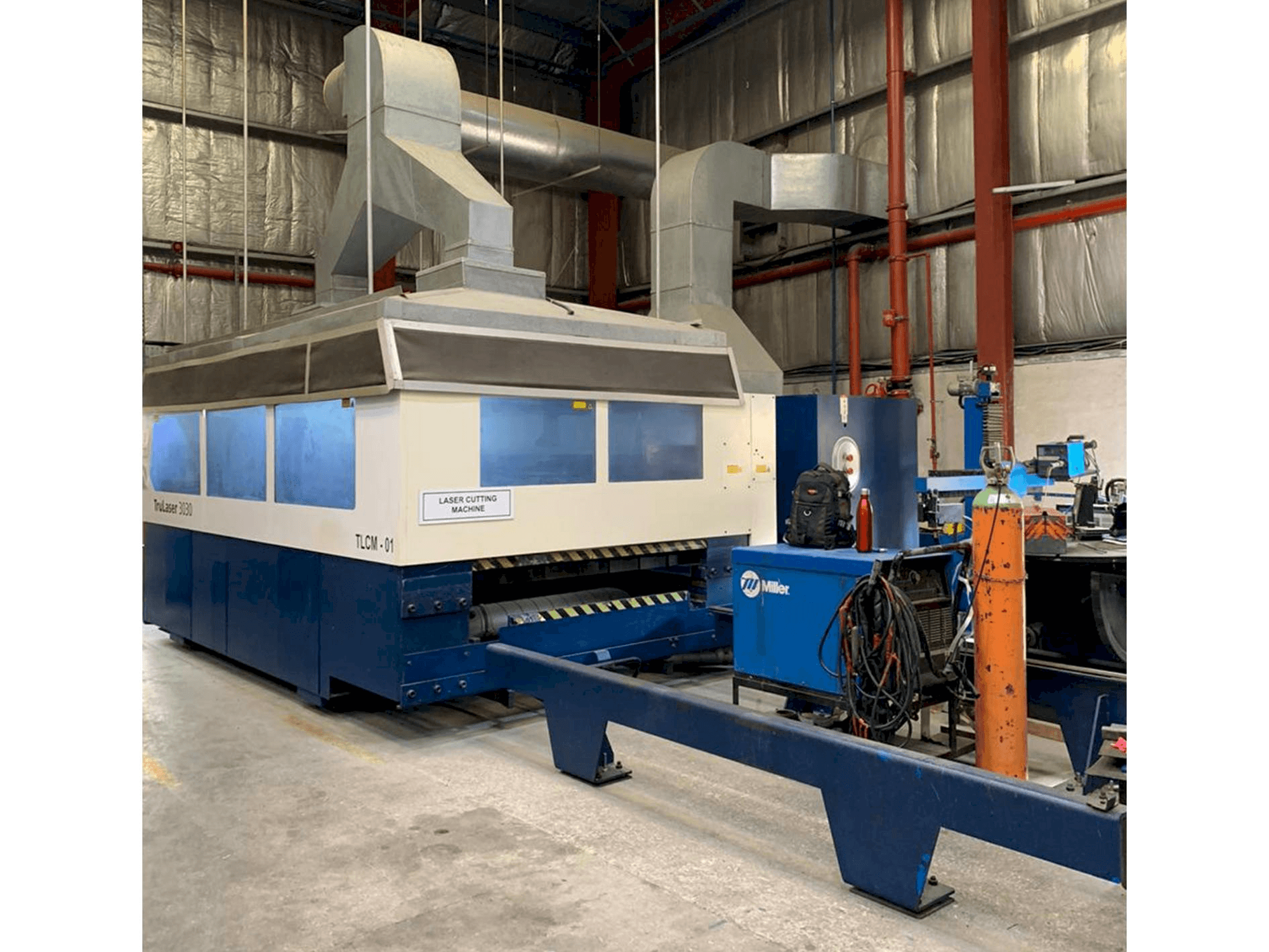 Makine Trumpf TruLaser 3030 - Önden görünüm