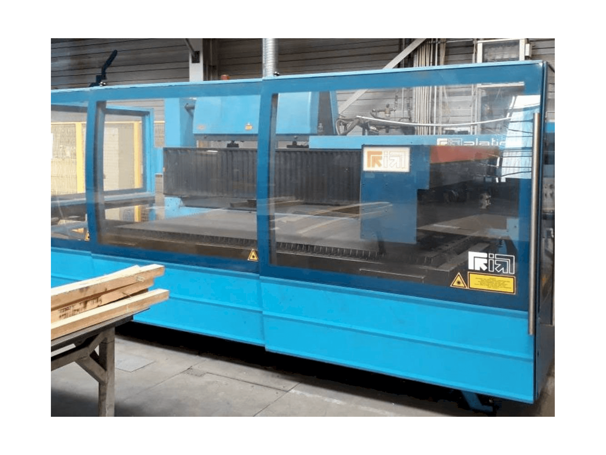 Makine Prima Industrie Platino 1530 - Önden görünüm