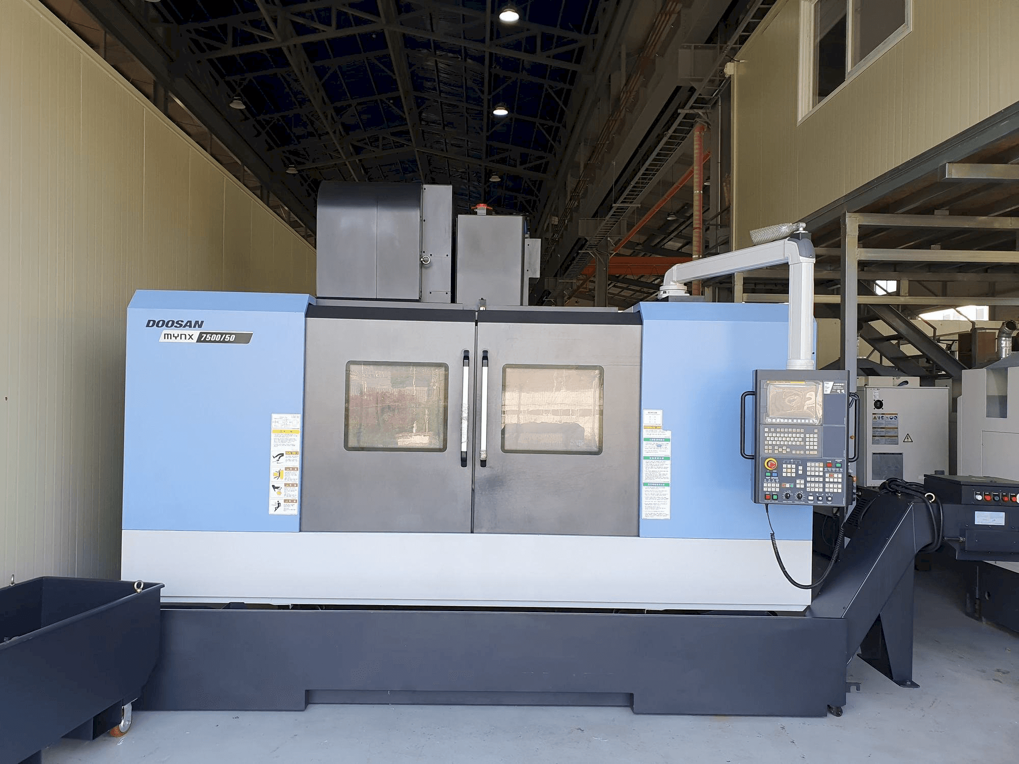 Makine Doosan MYNX7500/50 - Önden görünüm