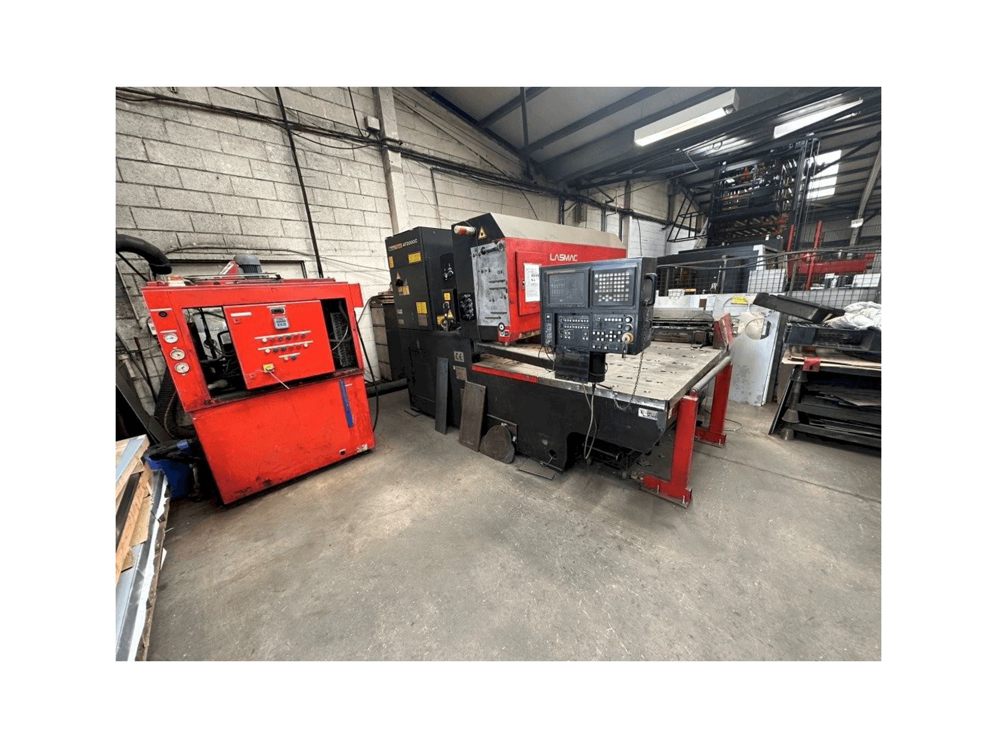 Makine AMADA Lasmac LC1212A3 - Önden görünüm