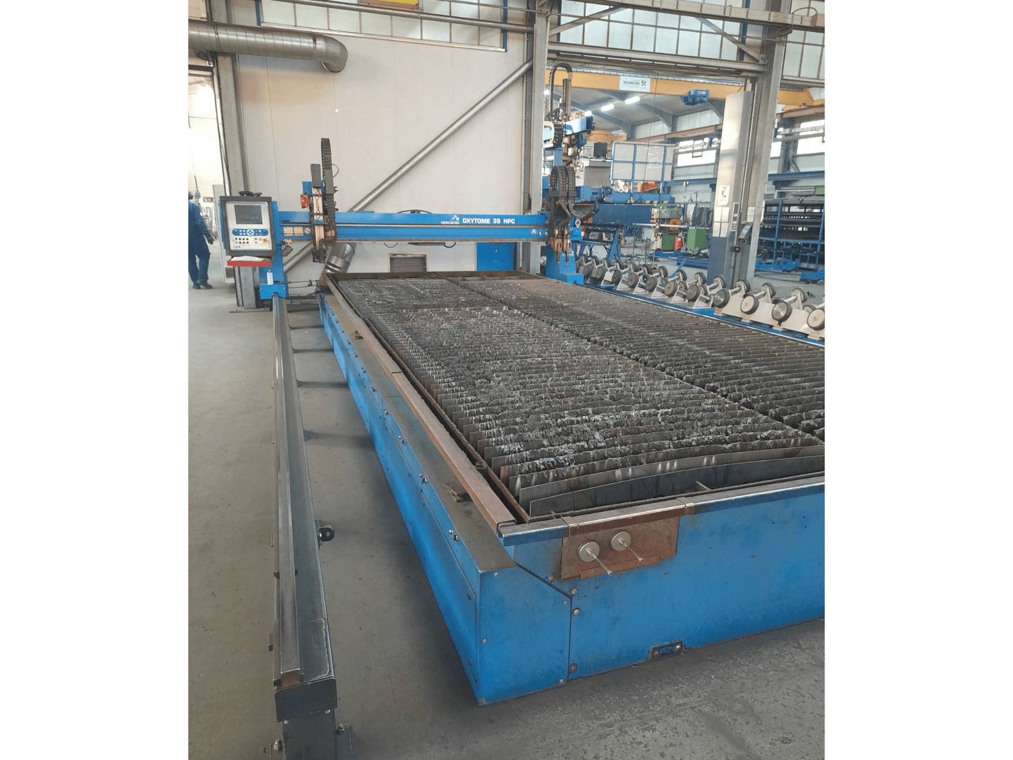 Makine Oerlikon Oxytome 35 HPC - Önden görünüm