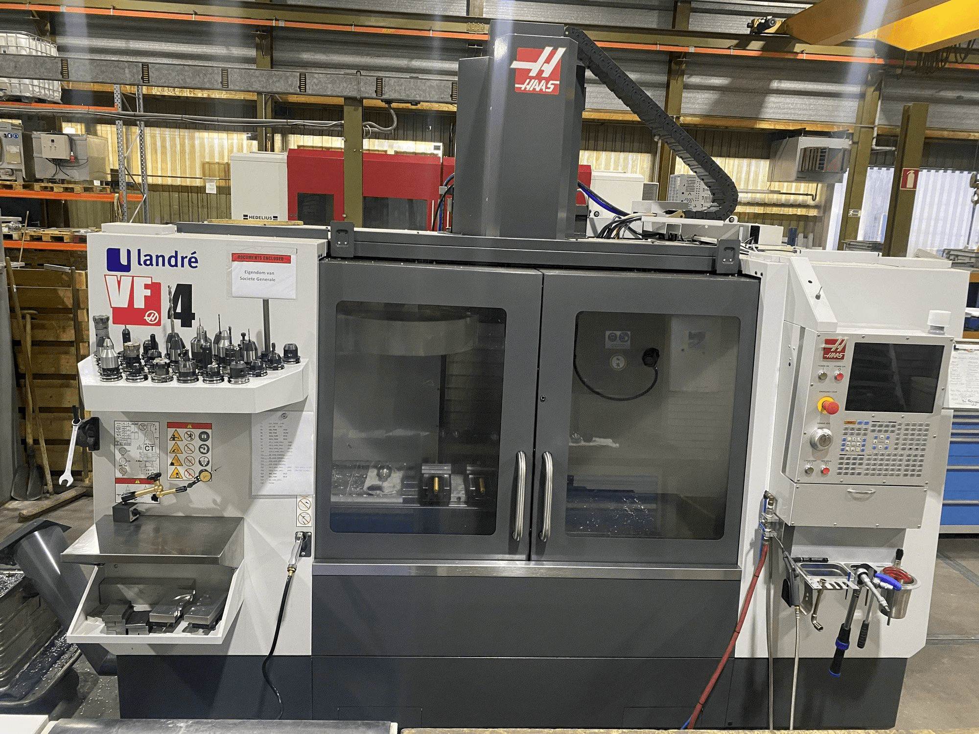 Makine HAAS VF-4 - Önden görünüm