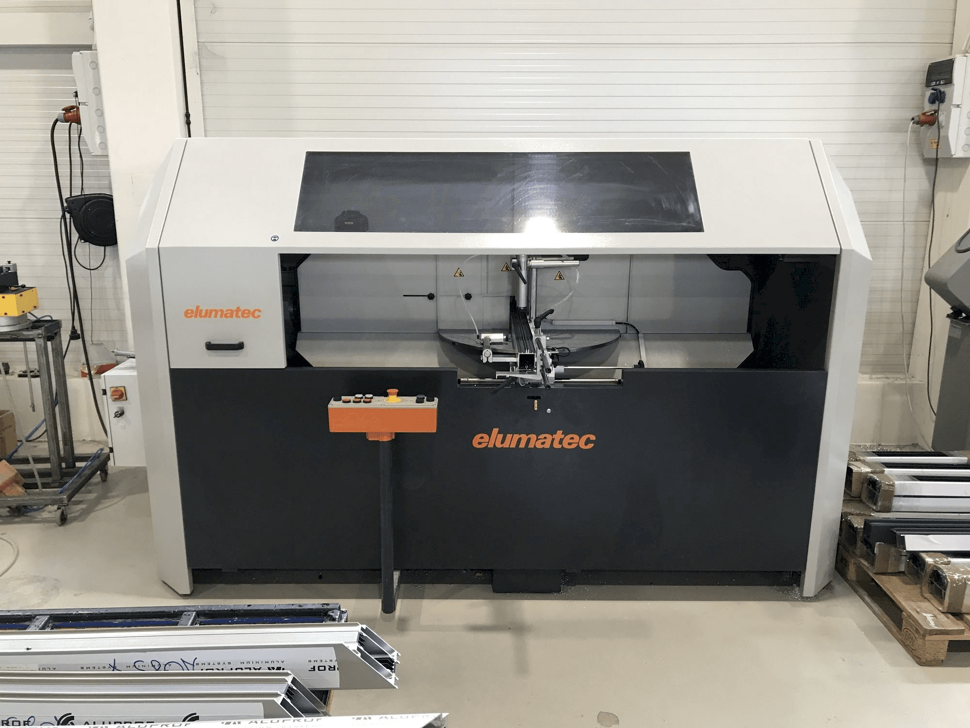 Makine Elumatec AKS 134/64 - Önden görünüm