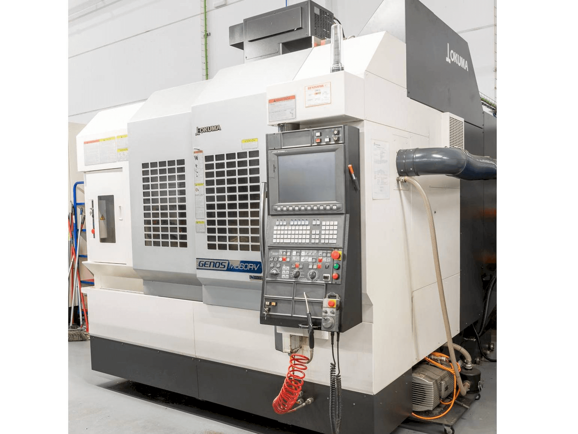 Makine Okuma Genos M560R-V - Önden görünüm
