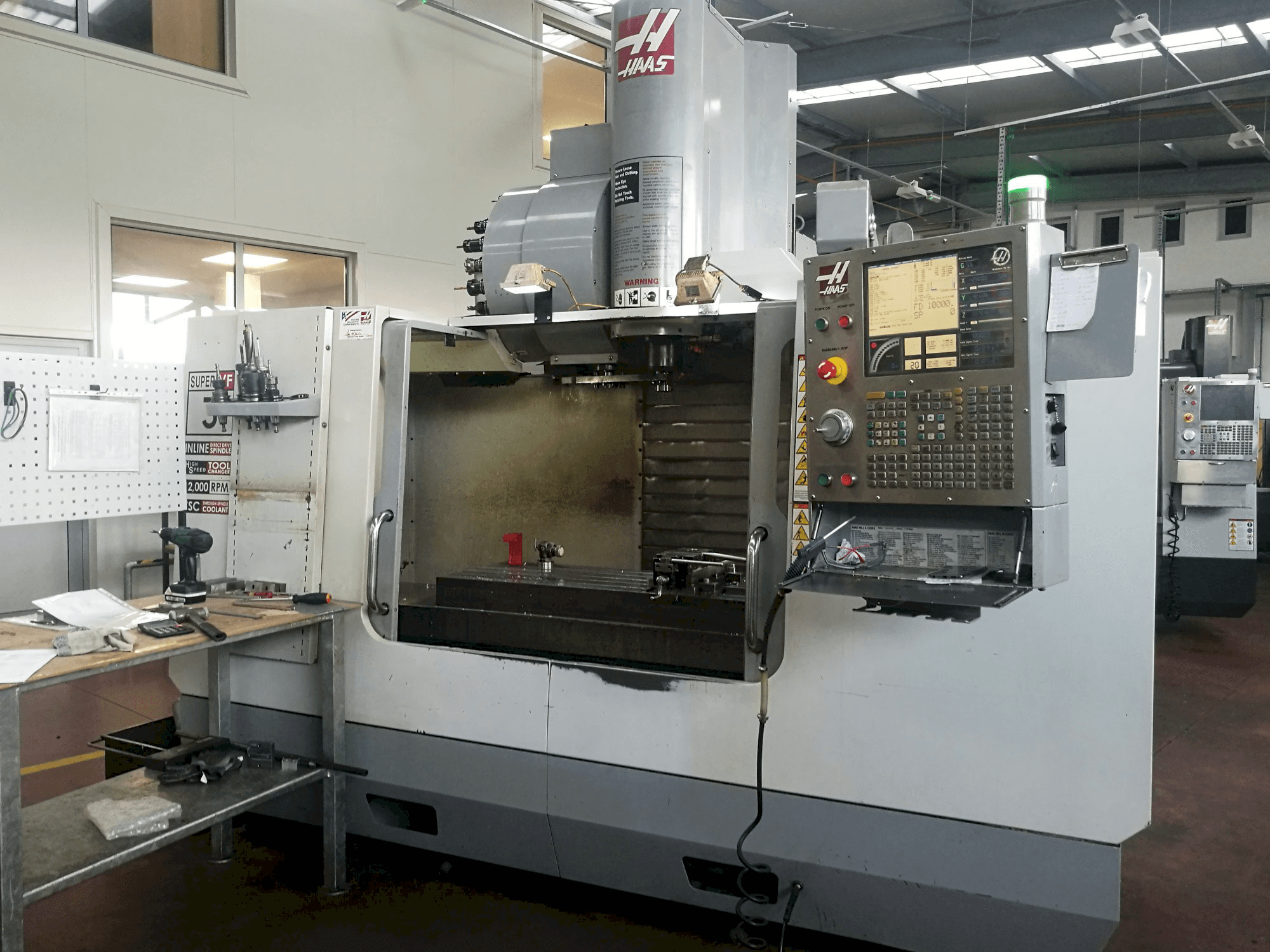 Makine HAAS - Önden görünüm VF-3SSHE