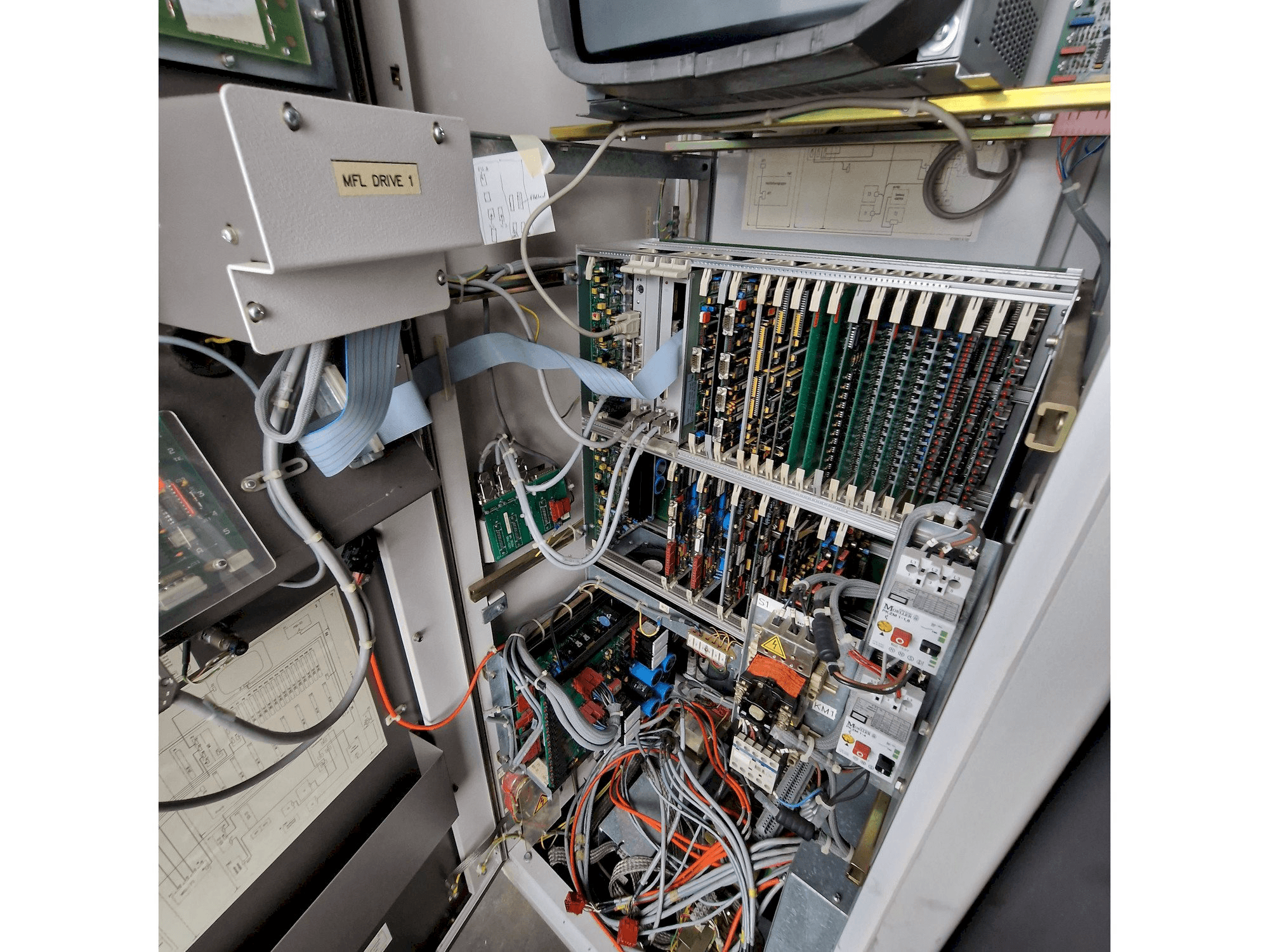 Makine AGIE AGIECUT 150 HSS - Arkadan görünüm