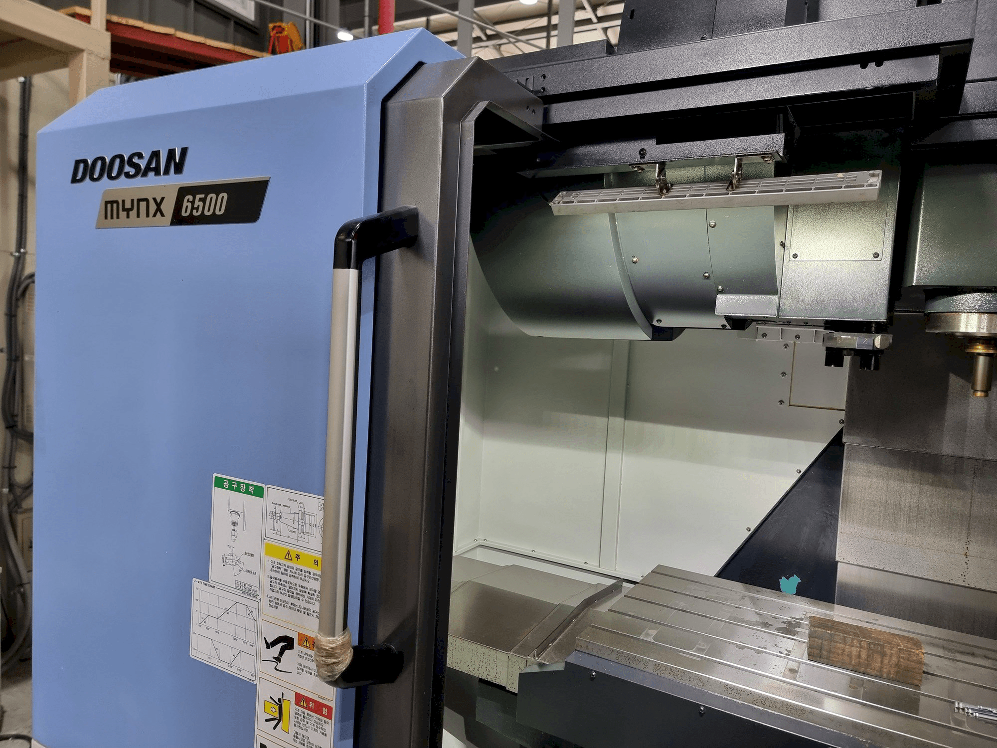 Makine DOOSAN MYNX 6500 - Önden görünüm