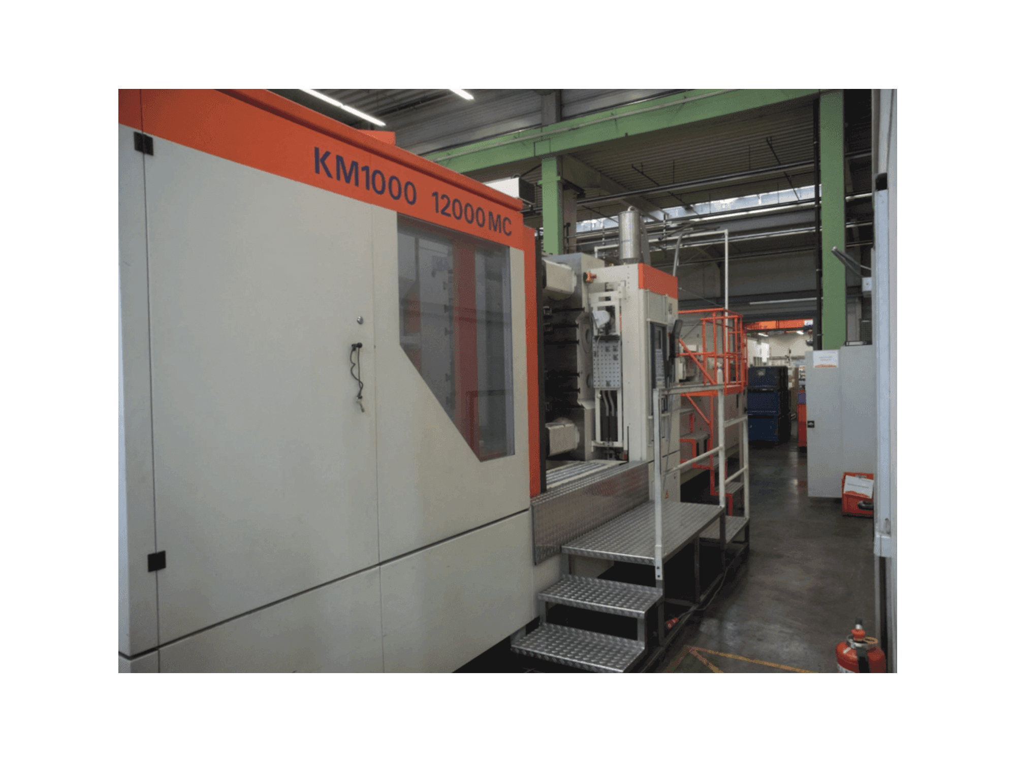 Makine Krauss Maffei 1000-12000 MC - Önden görünüm