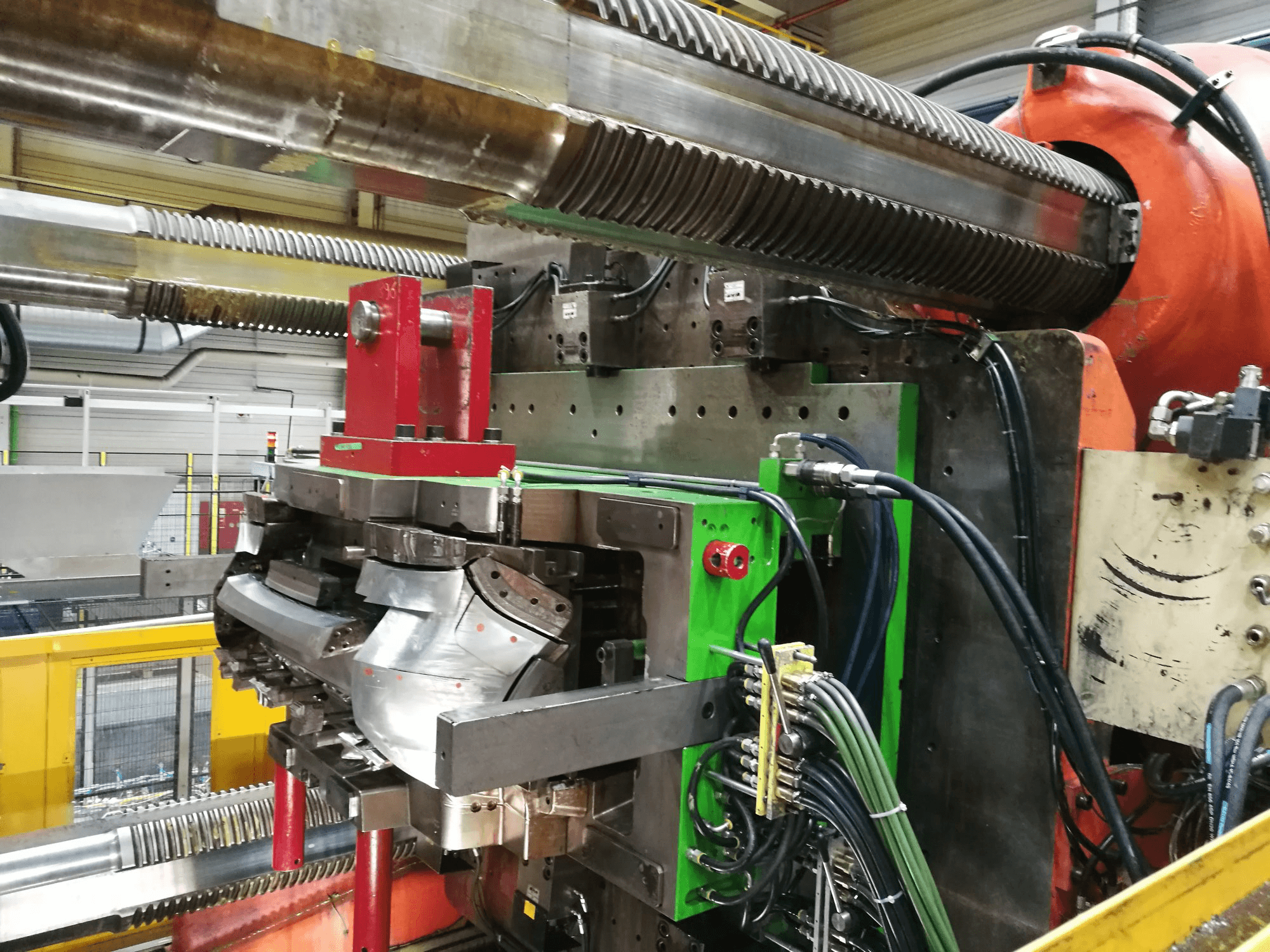 Makine Husky - Sol görünüm EL 4000 RS 170/145