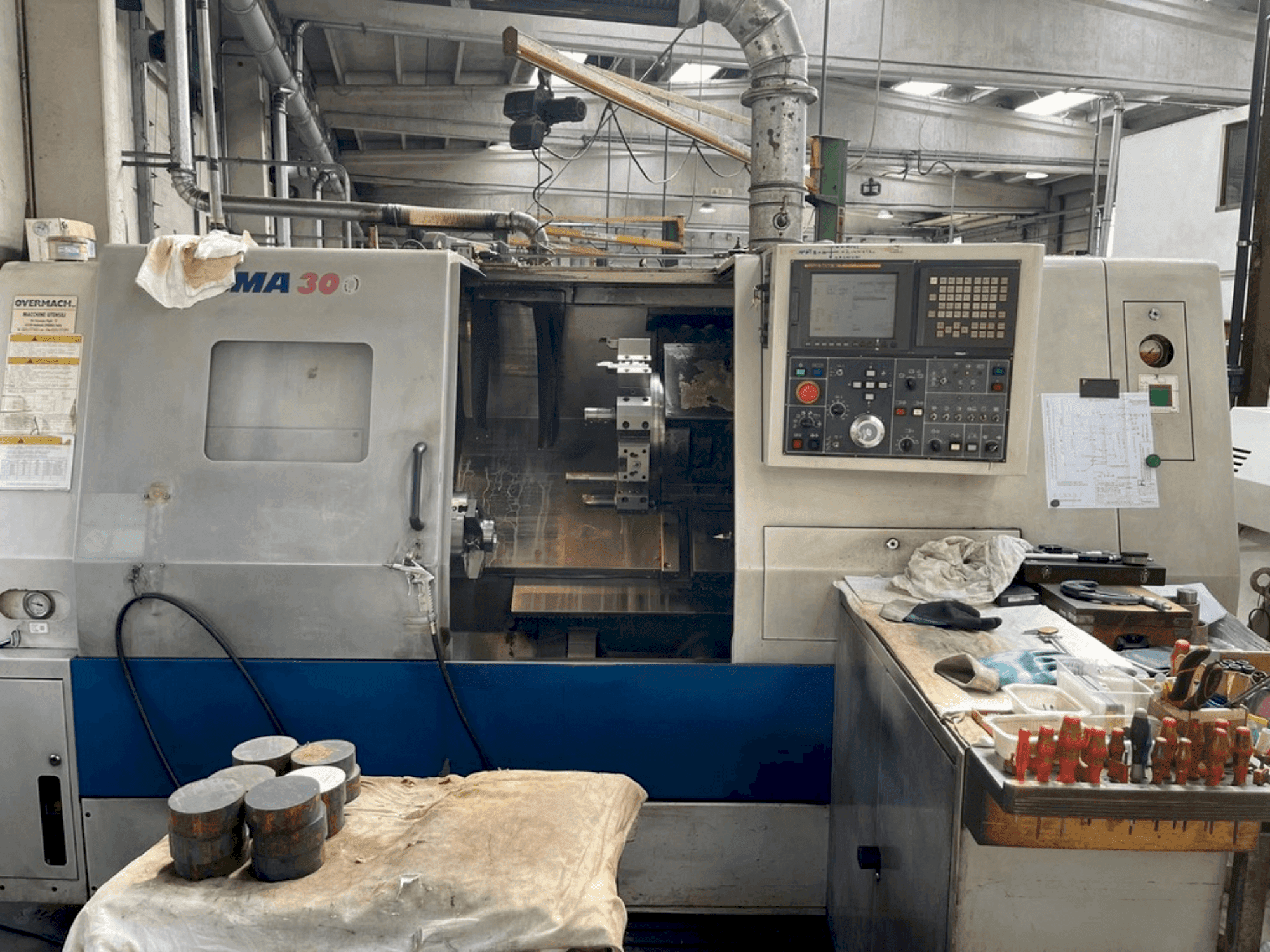 Makine DAEWOO PUMA 300B - Önden görünüm