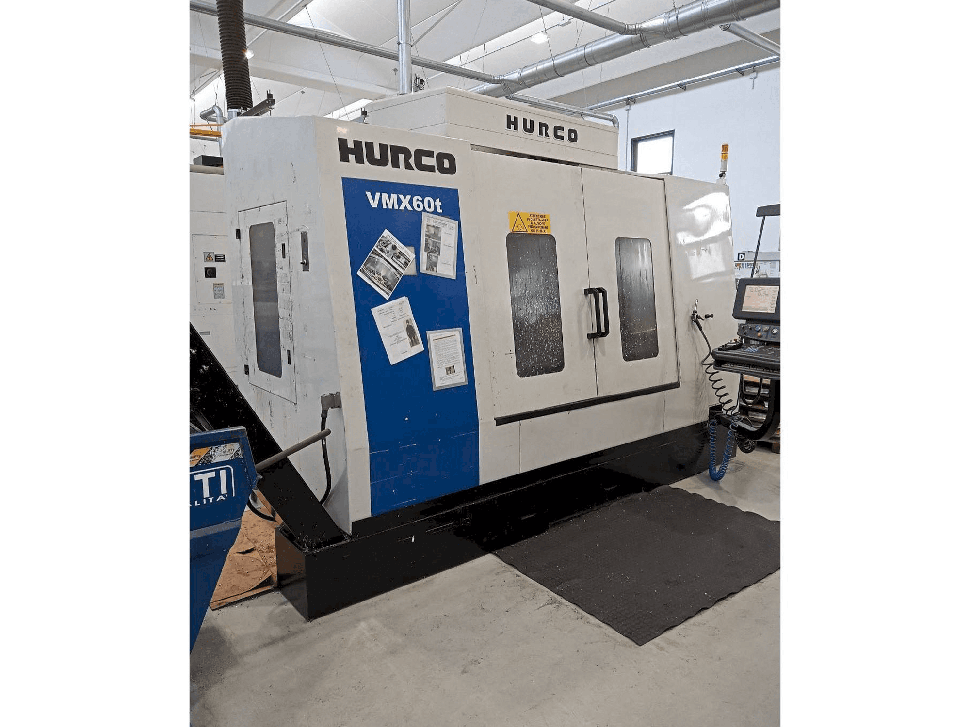 Makine Hurco VMX 60T - Önden görünüm