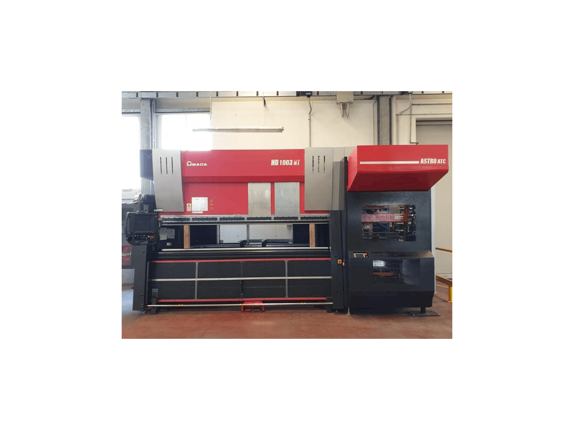 Makine AMADA HD 1003 NT - Önden görünüm