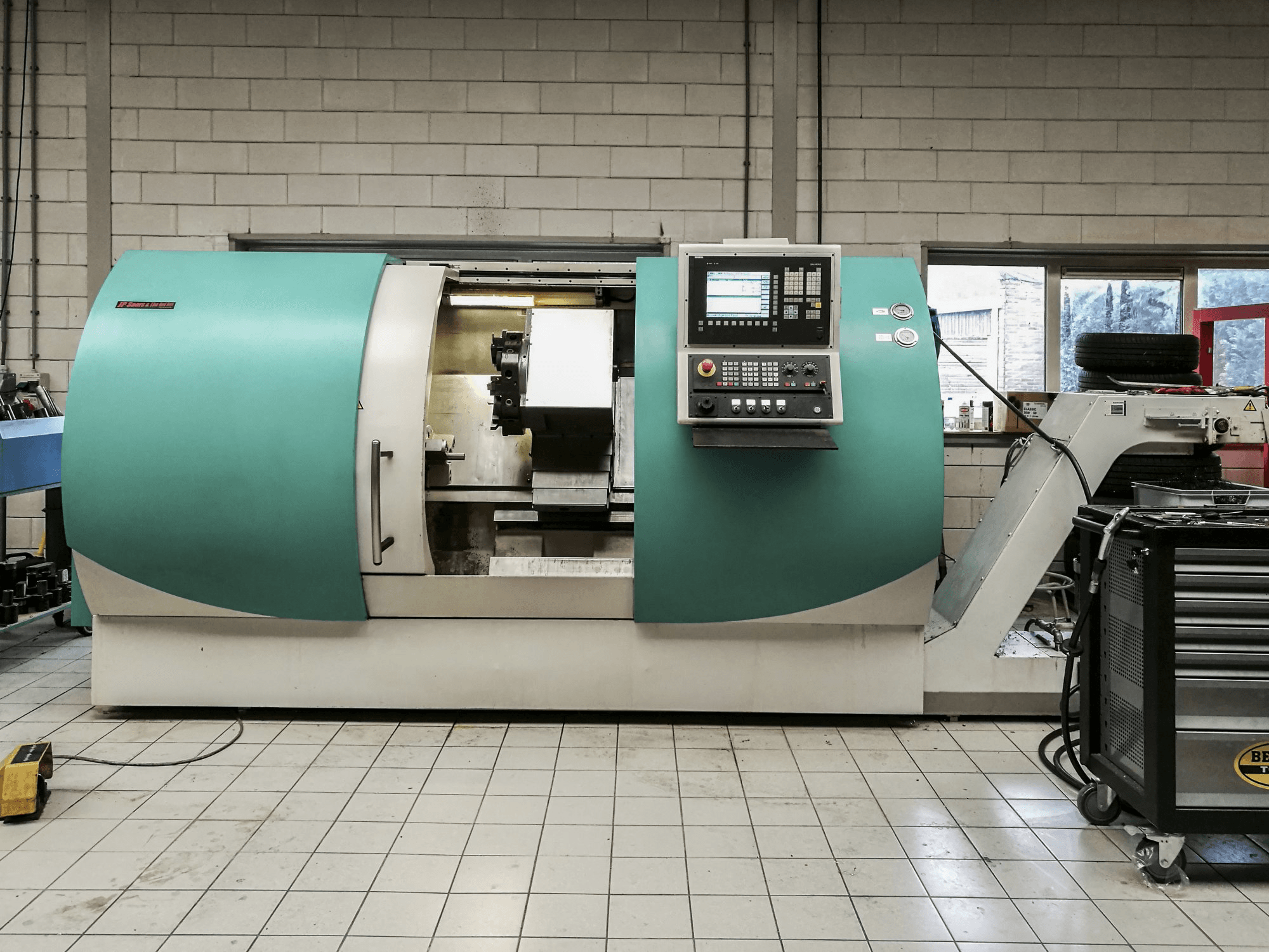 Makine TRENS - Önden görünüm SBL 500 CNC