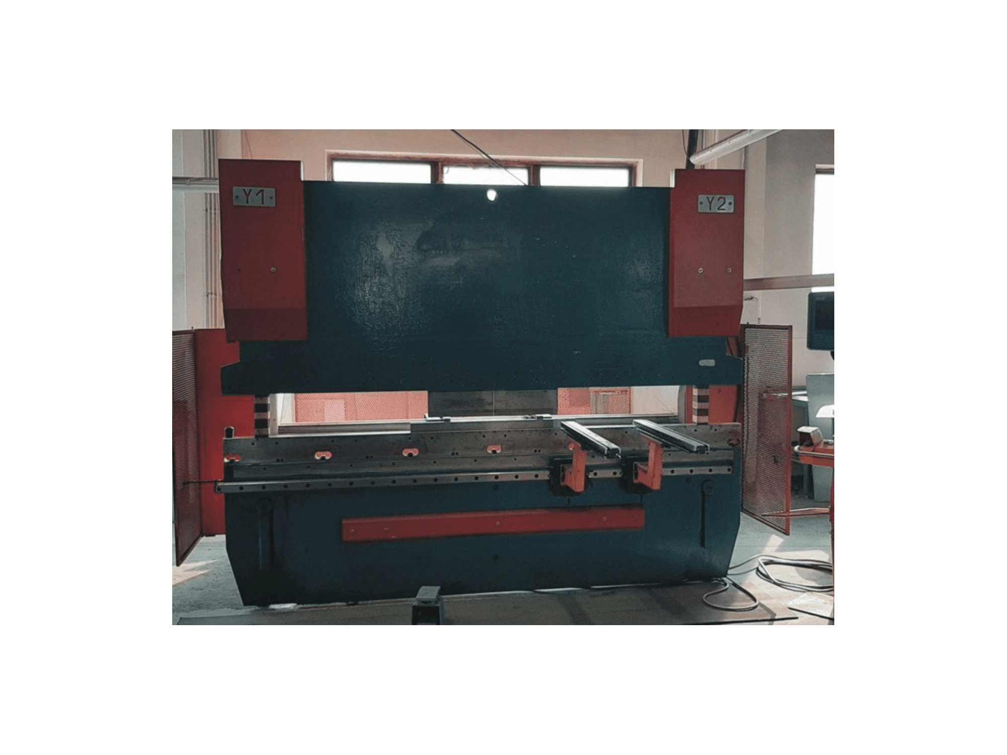 Makine BEYELER PR6 - Önden görünüm