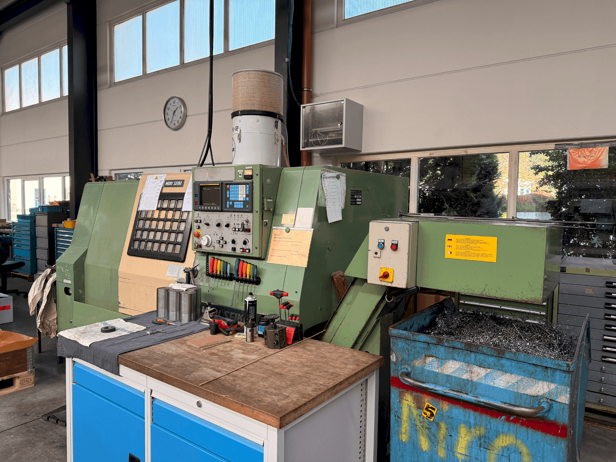 Makine MORI SEIKI SL 25 (1989) - Önden görünüm
