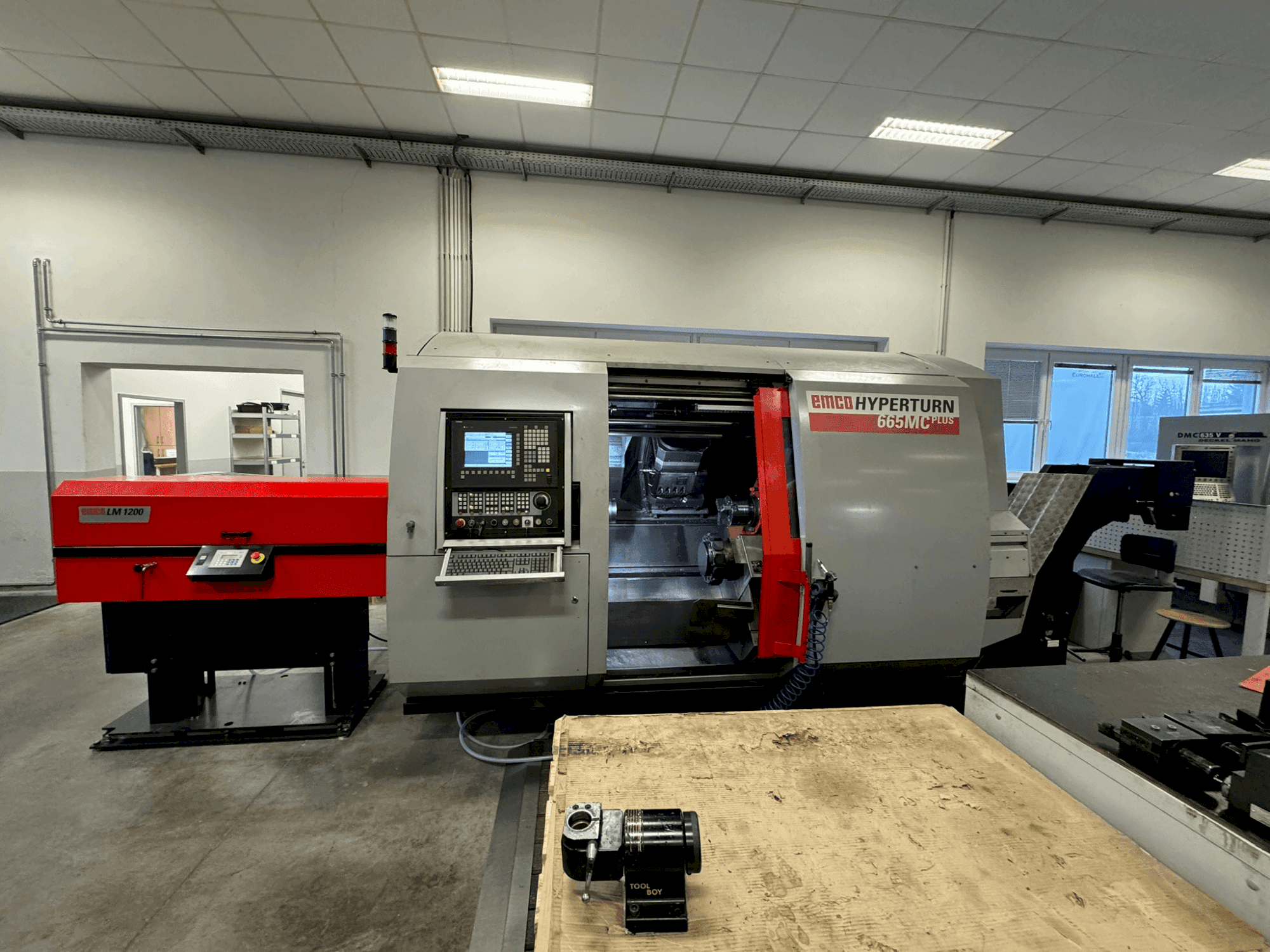 Makine EMCO Hyperturn 665MC Plus - Önden görünüm