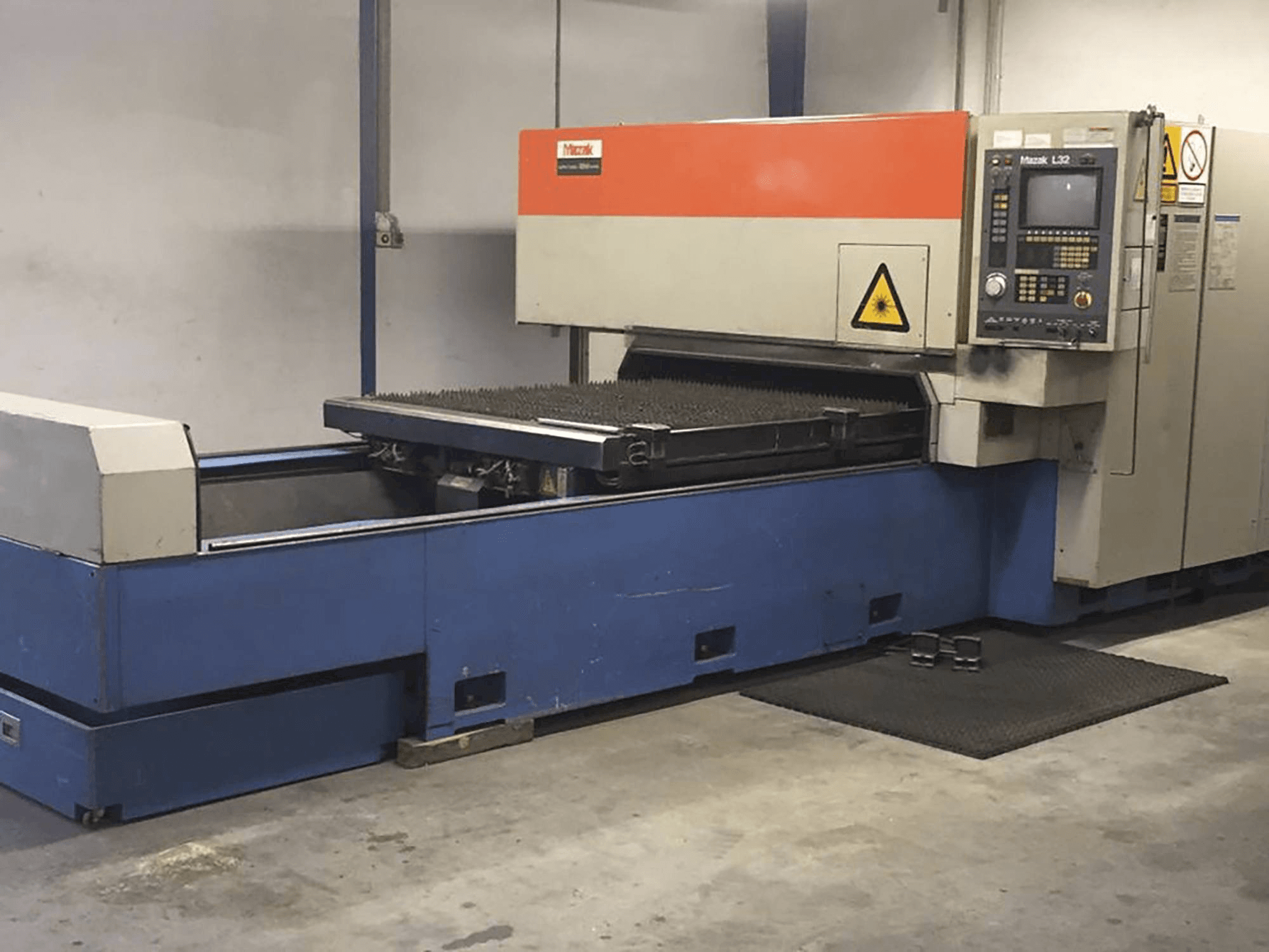 Makine Mazak - Sağdan görünüm SUPERTURBO X510