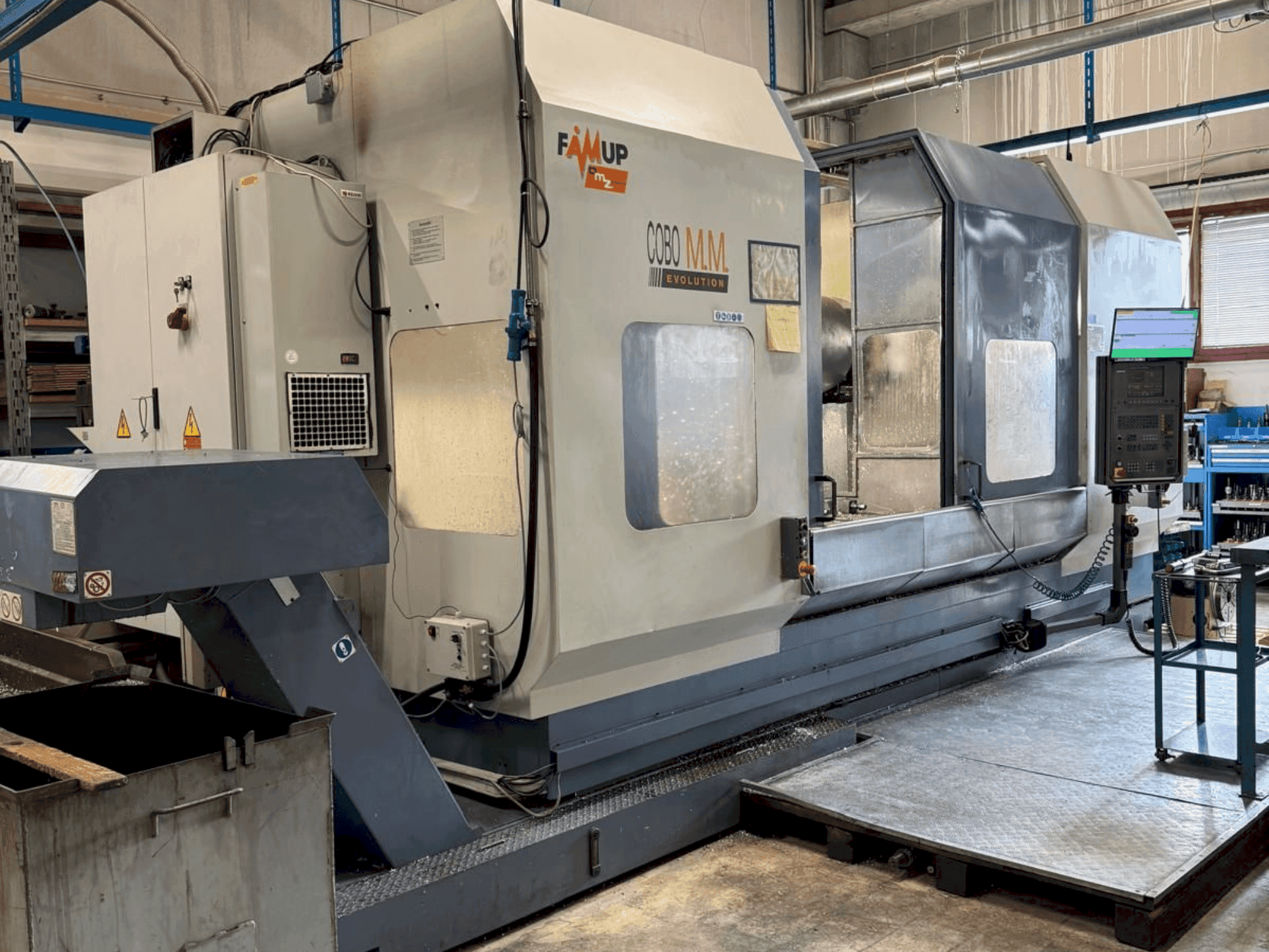 Makine FAMUP COBO MM 3000 - Önden görünüm