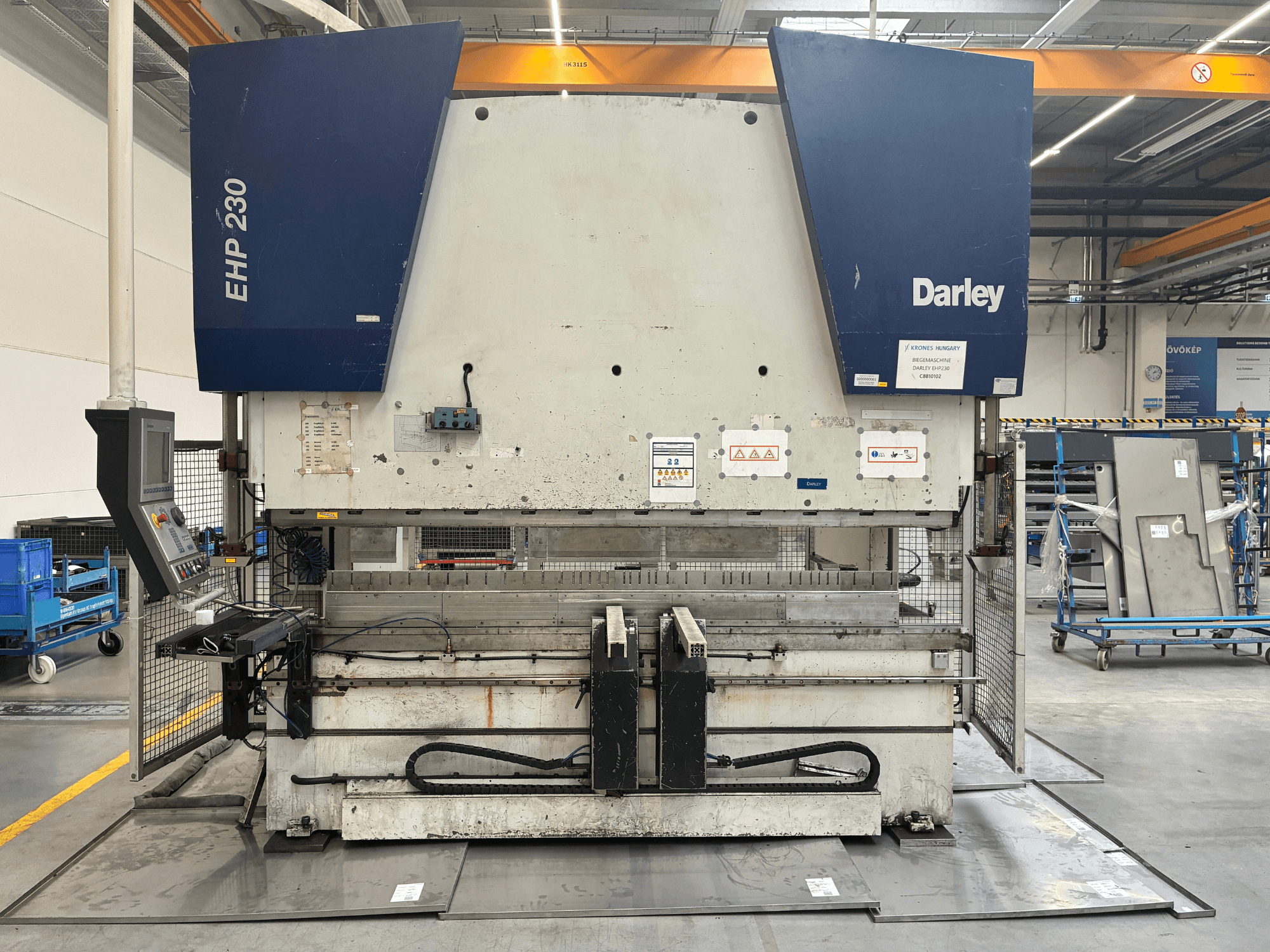 Darley EHP-LS 230.31/25 hidrolik presin önden görünümü, kontrol paneli ve güvenlik etiketleri.