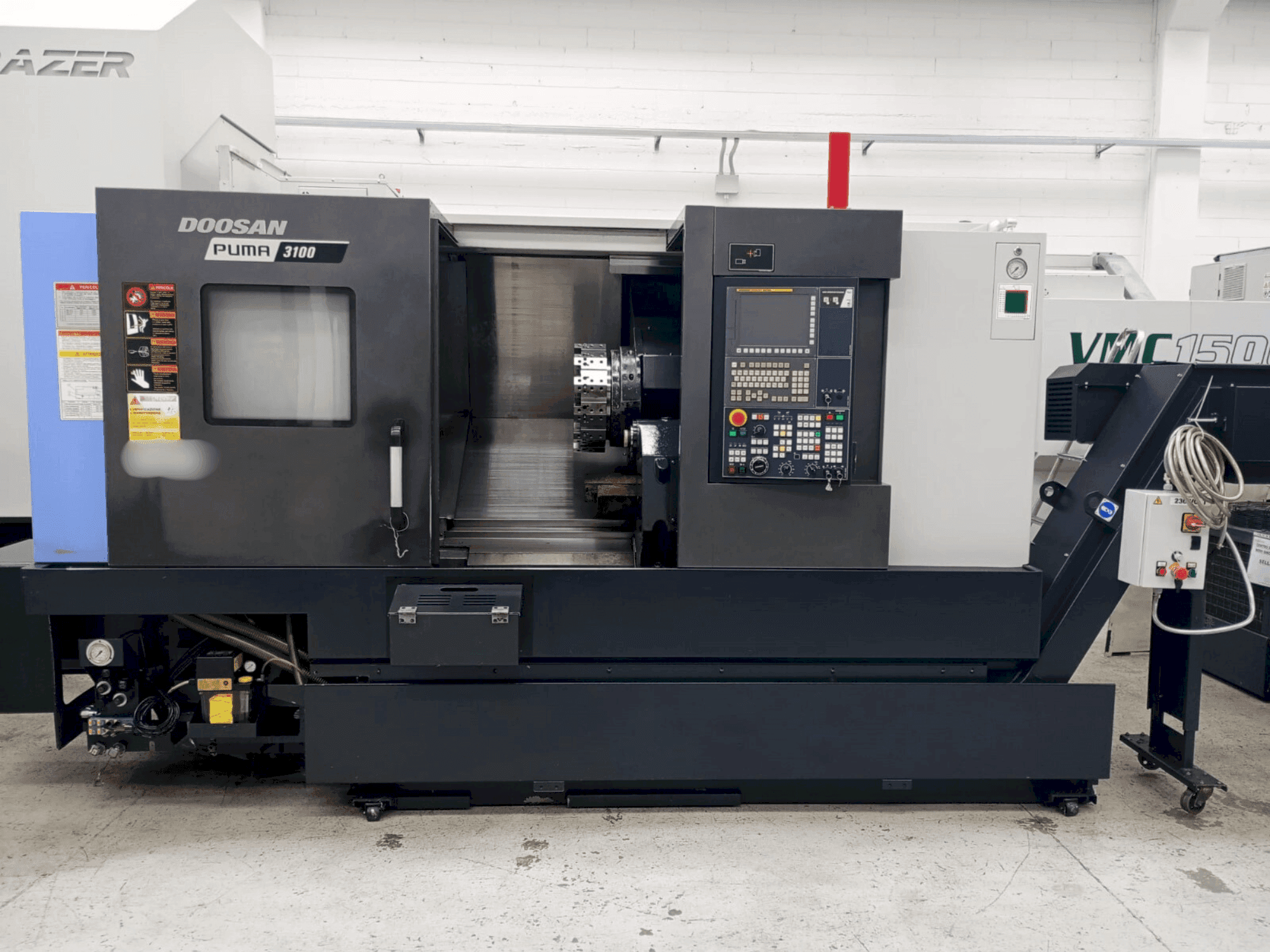 Makine DOOSAN PUMA 3100 - Önden görünüm