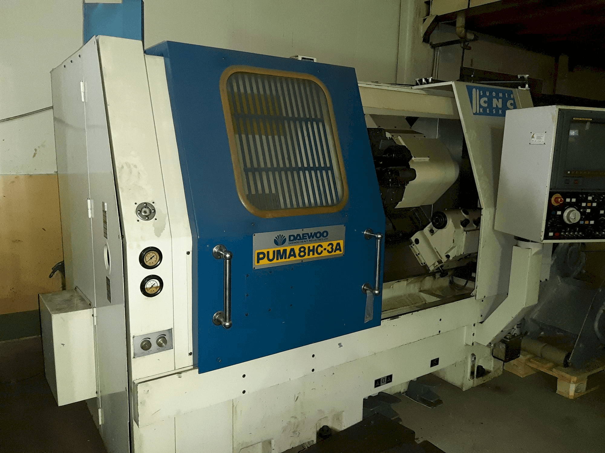 Makine DAEWOO PUMA 8HC-3A - Önden görünüm