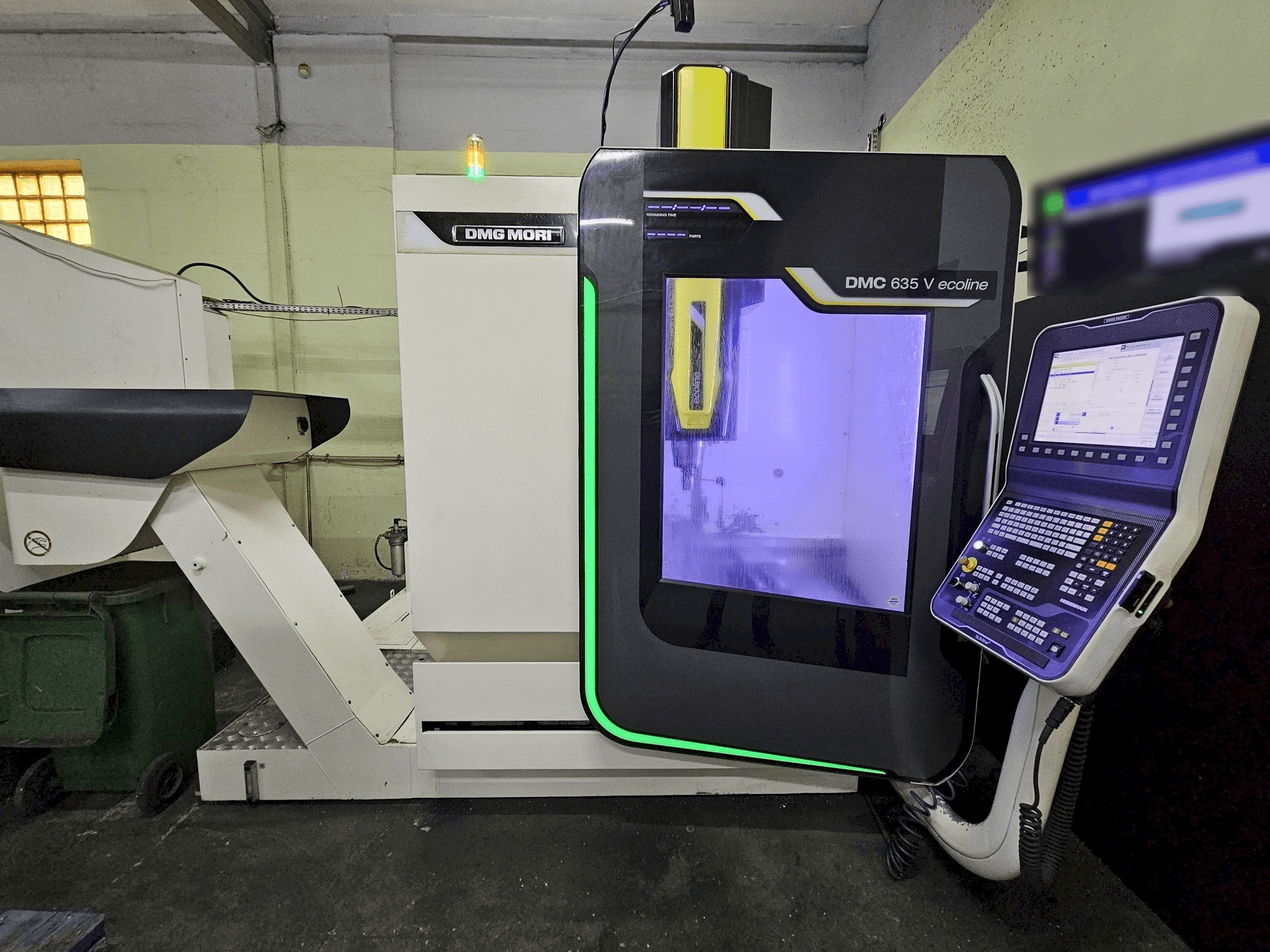 Makine DMG MORI DMC 635V ecoline - Önden görünüm