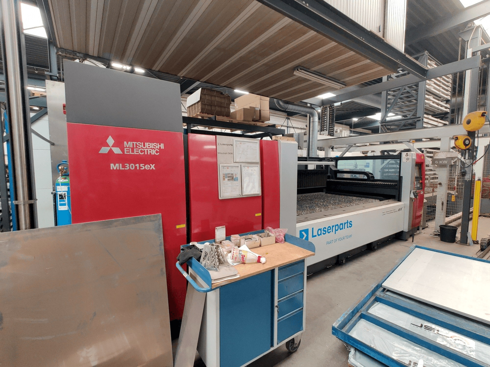 Makine Mitsubishi ML3015eX(S2)-60XF - Sol görünüm