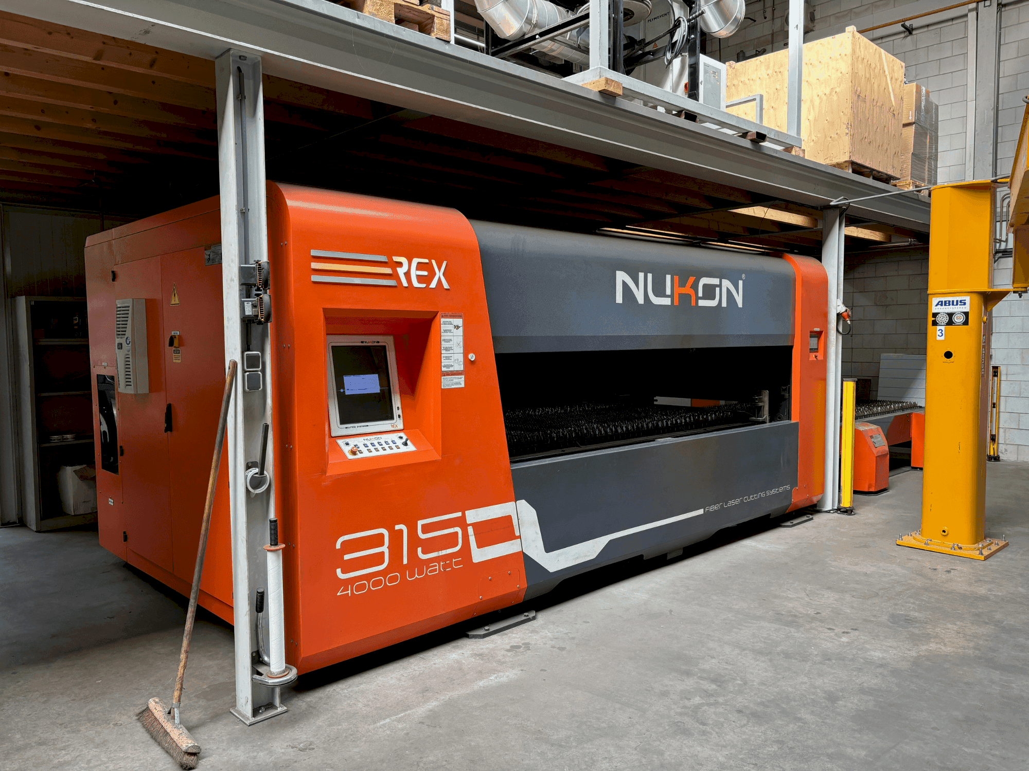 Makine NUKON REX PP 315 4kW - Önden görünüm