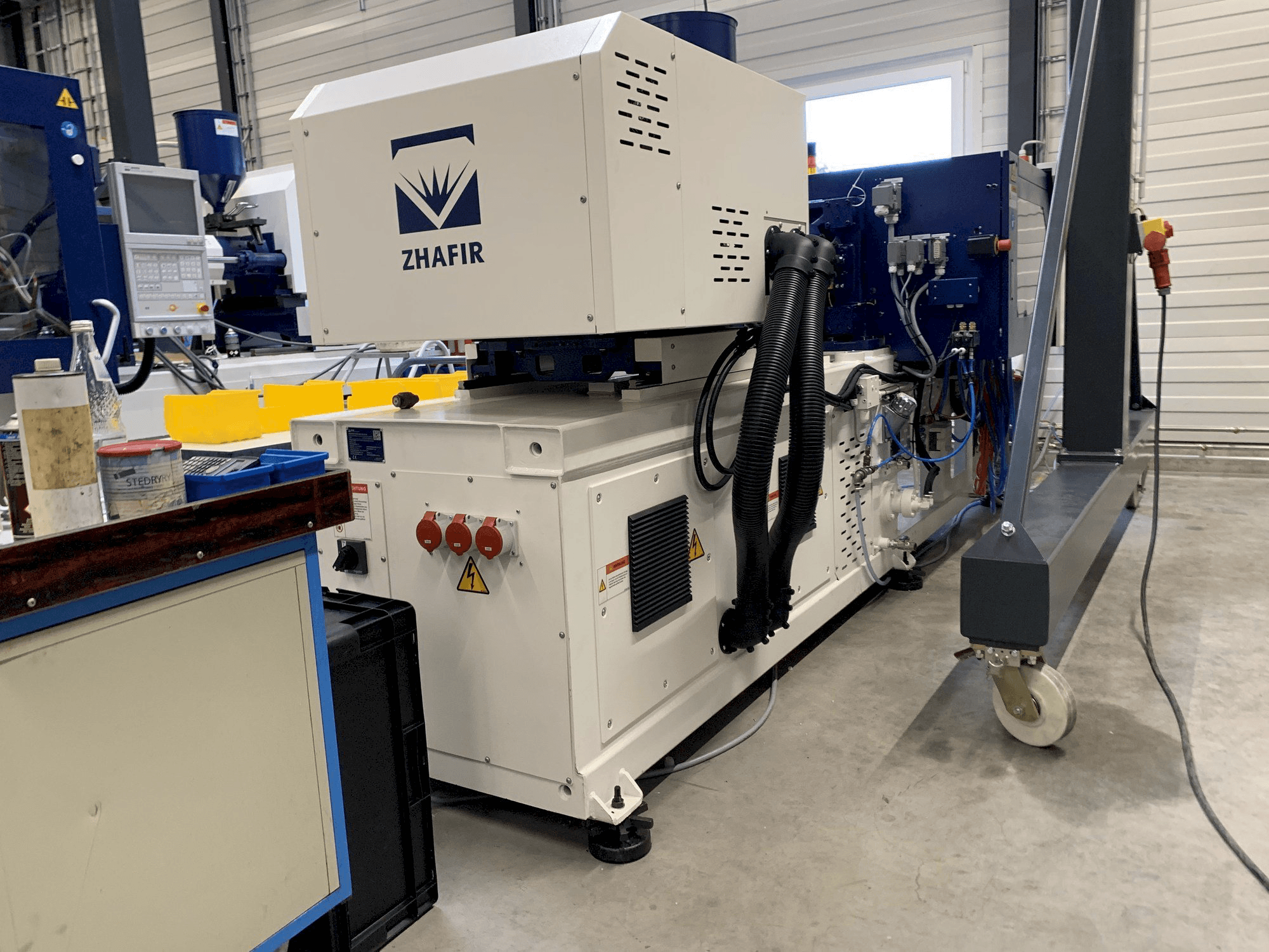 Makine ZHAFIR ZERES 600 Haitian - Sol taraftaki görüntü