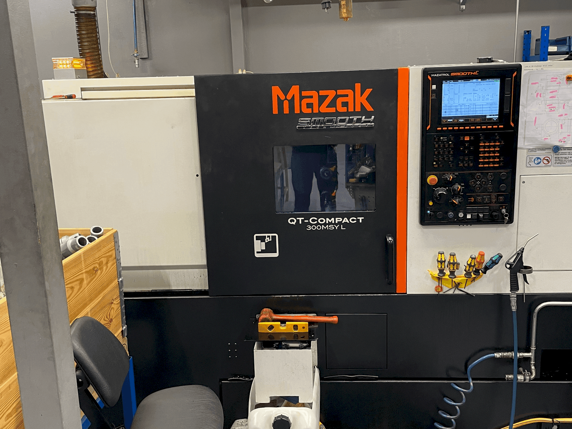Makine Mazak Quick Turn Compact 300 MSY L - Önden görünüm