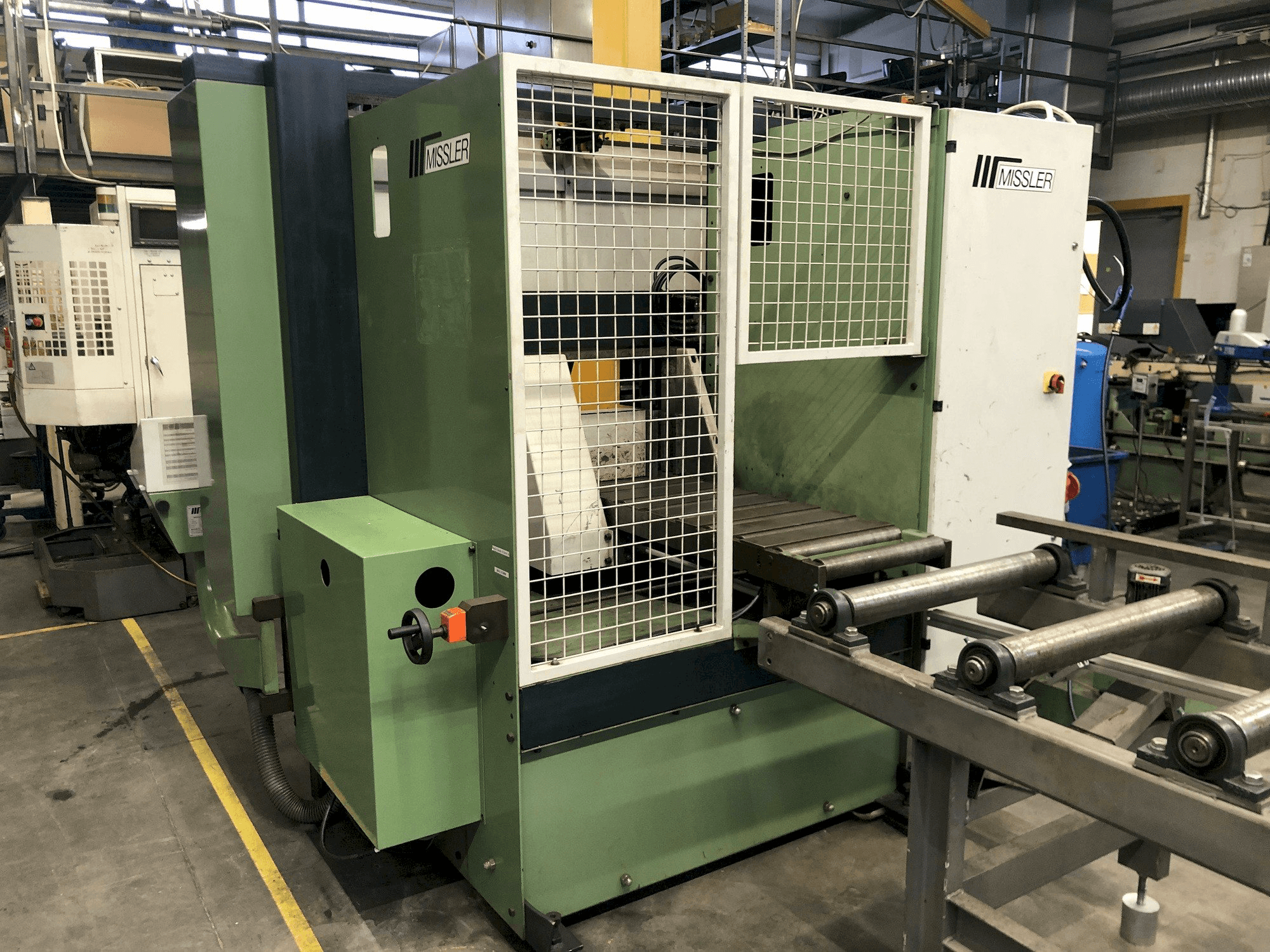 Makine Missler DEB 410 - Önden görünüm