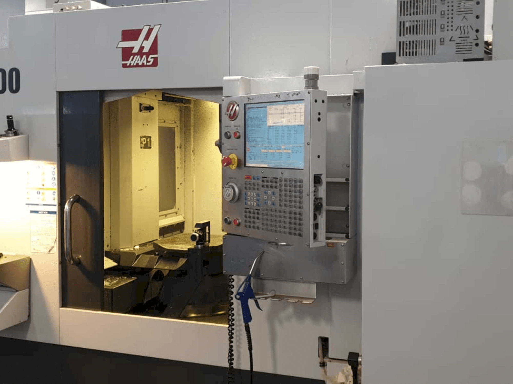 Makine HAAS EC400 - Önden görünüm