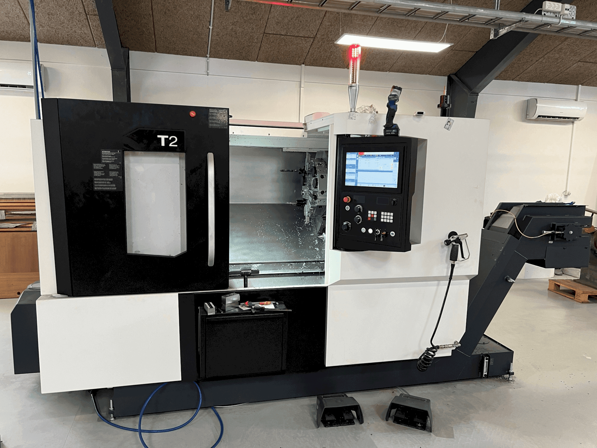 Makine DMG MORI T2 - Önden görünüm