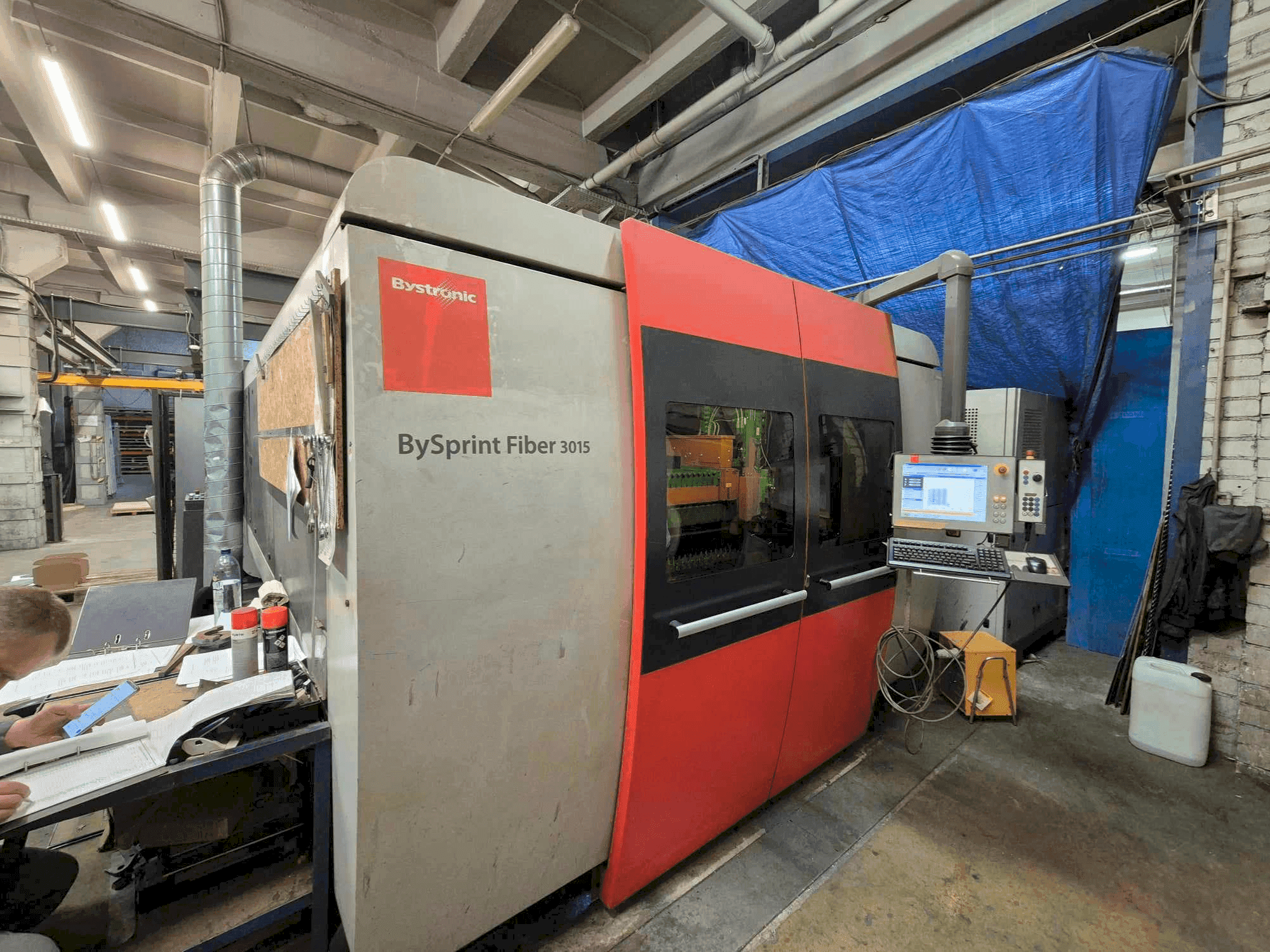 Makine Bystronic Bysprint Fiber 3015 3kW - Önden görünüm