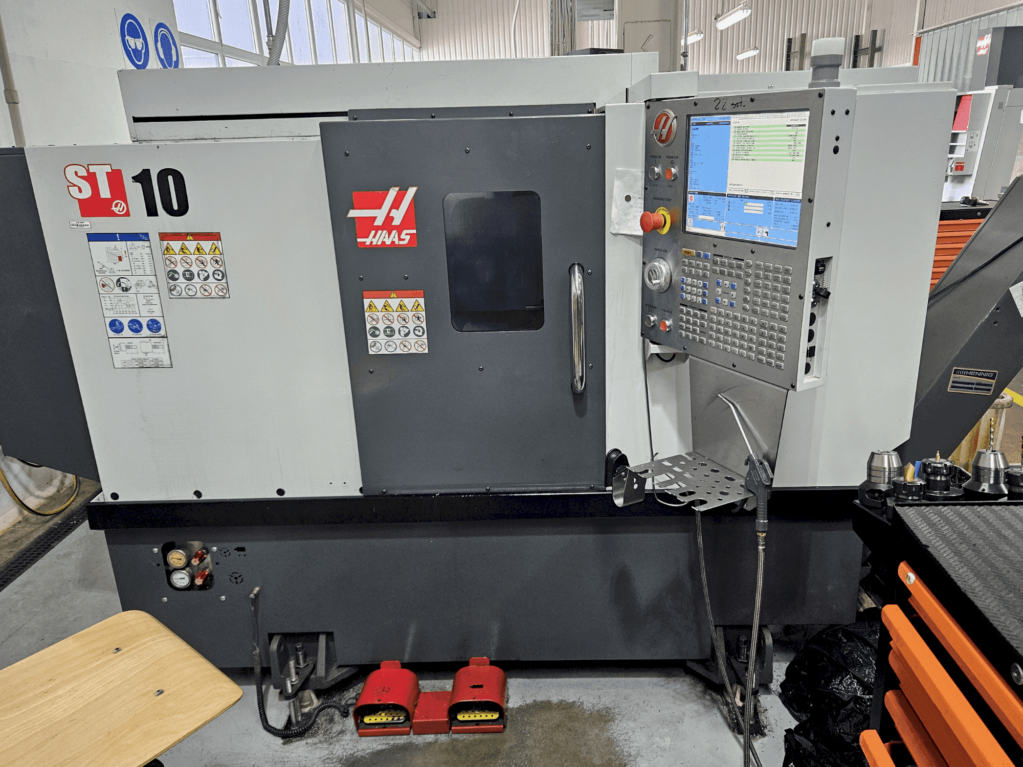 Makine HAAS ST-10 - Önden görünüm