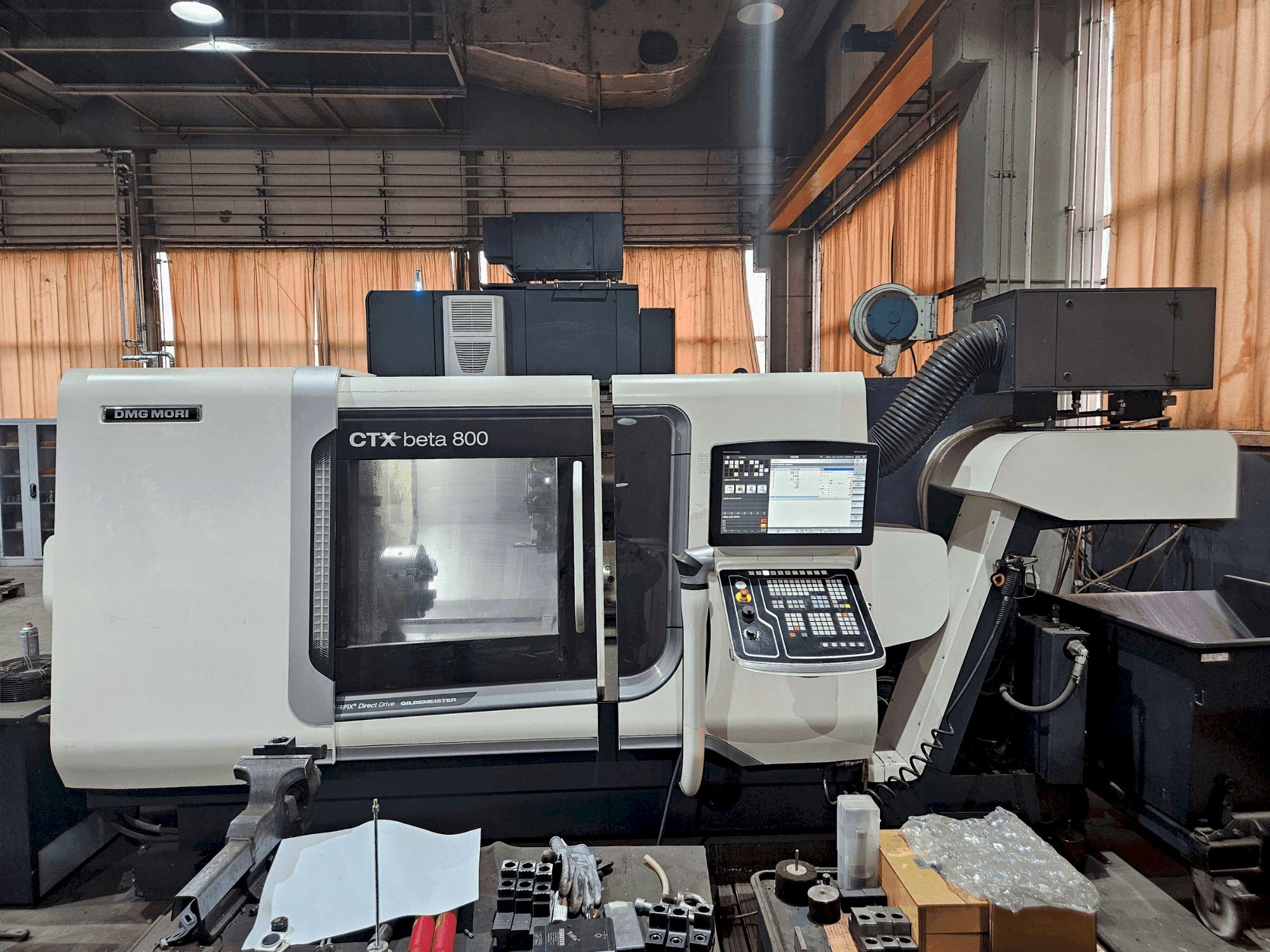 Makine DMG MORI CTX beta 800 - Önden görünüm