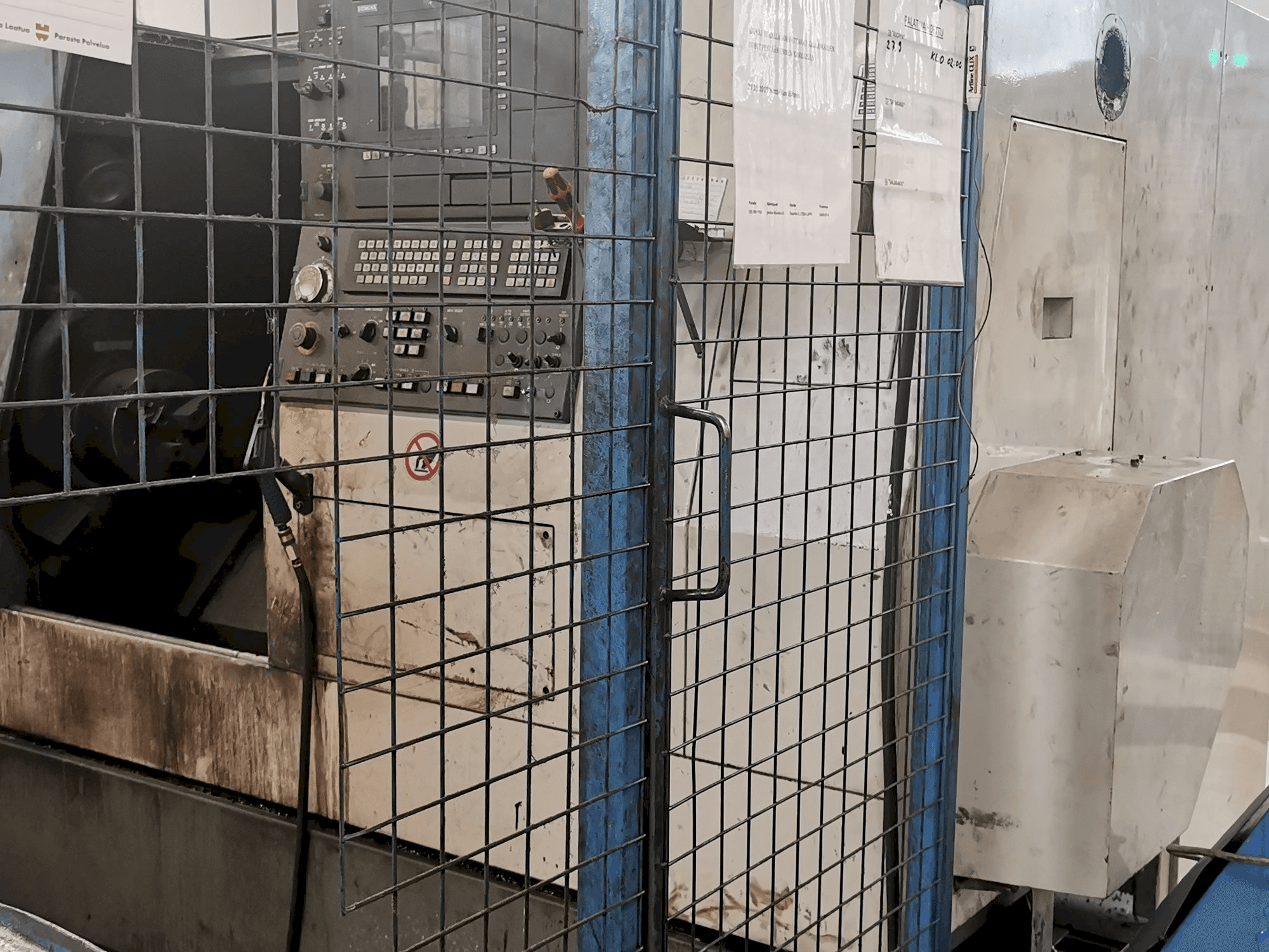 Makine Hyundai HIT 250 S - Önden görünüm