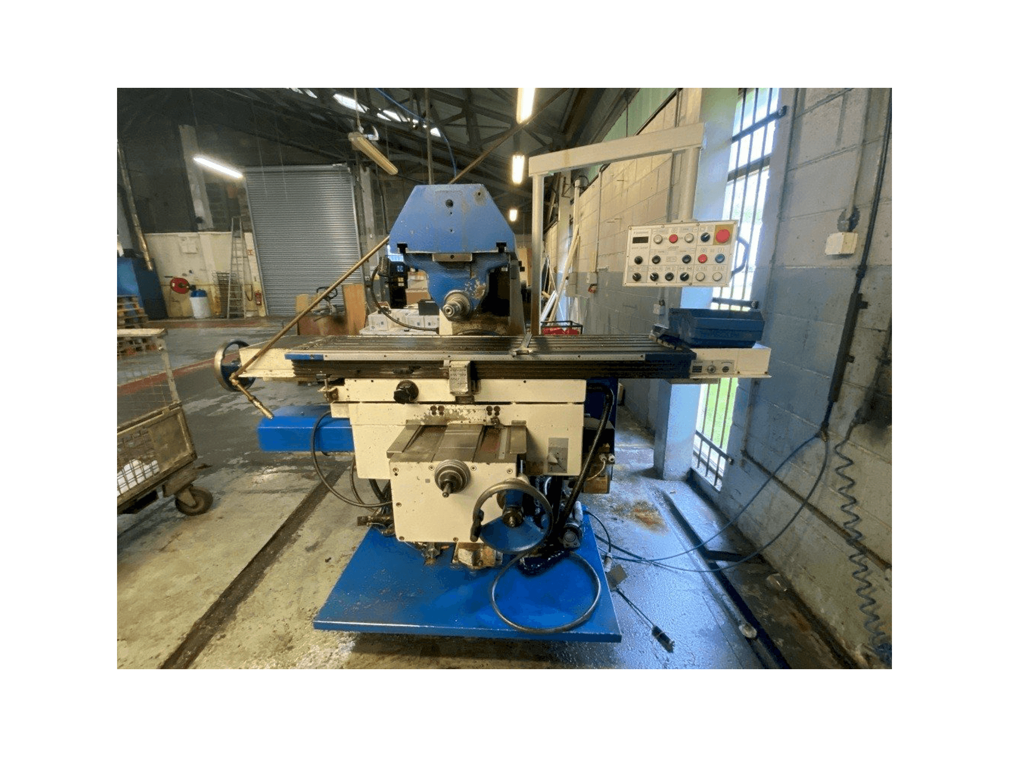 Makine TOS Olomouc FGU 32 - Önden görünüm