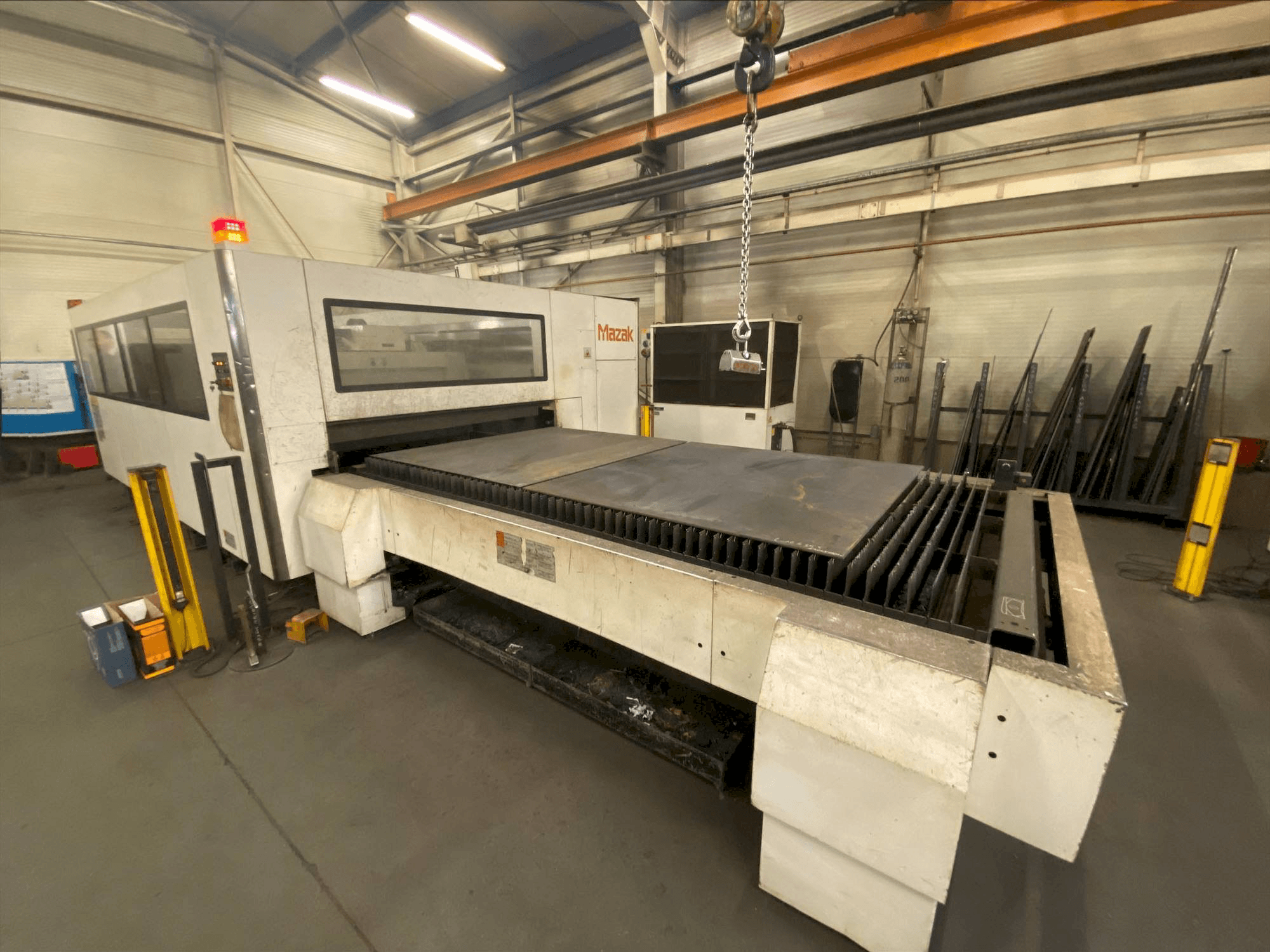 Makine Mazak OPTIPLEX 3015 II - Önden görünüm