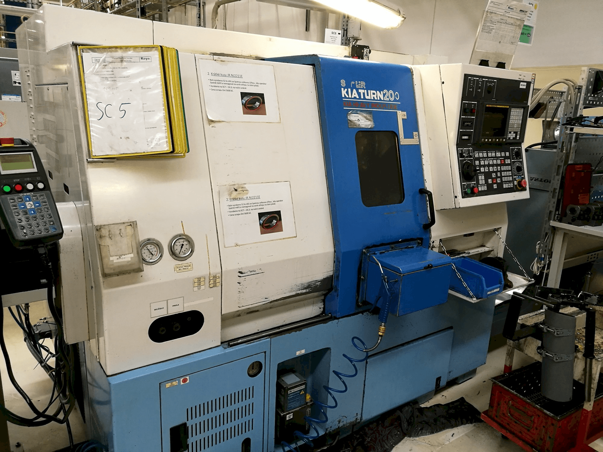 Makine Kia Super Kia Turn 200 - Önden görünüm