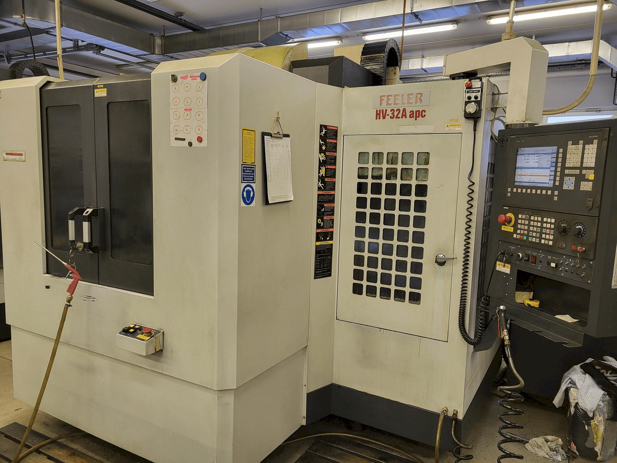 Makine Feeler HV-32A-APC - Önden görünüm