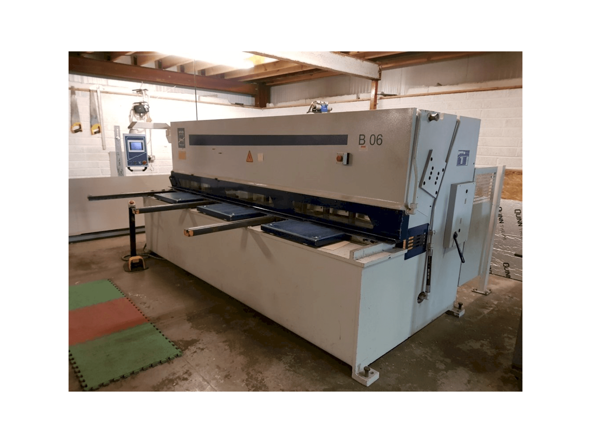 Makine MVD B 06-3100 - Önden görünüm