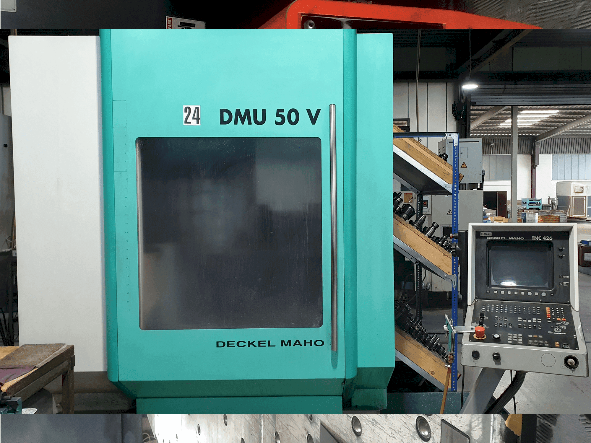 Makine DECKEL MAHO DMU 50 V - Önden görünüm