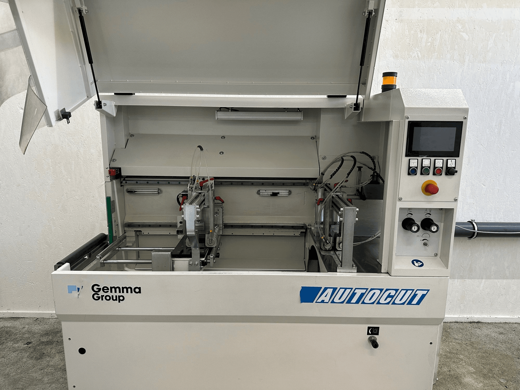 Makine Autocut 550 - Önden görünüm