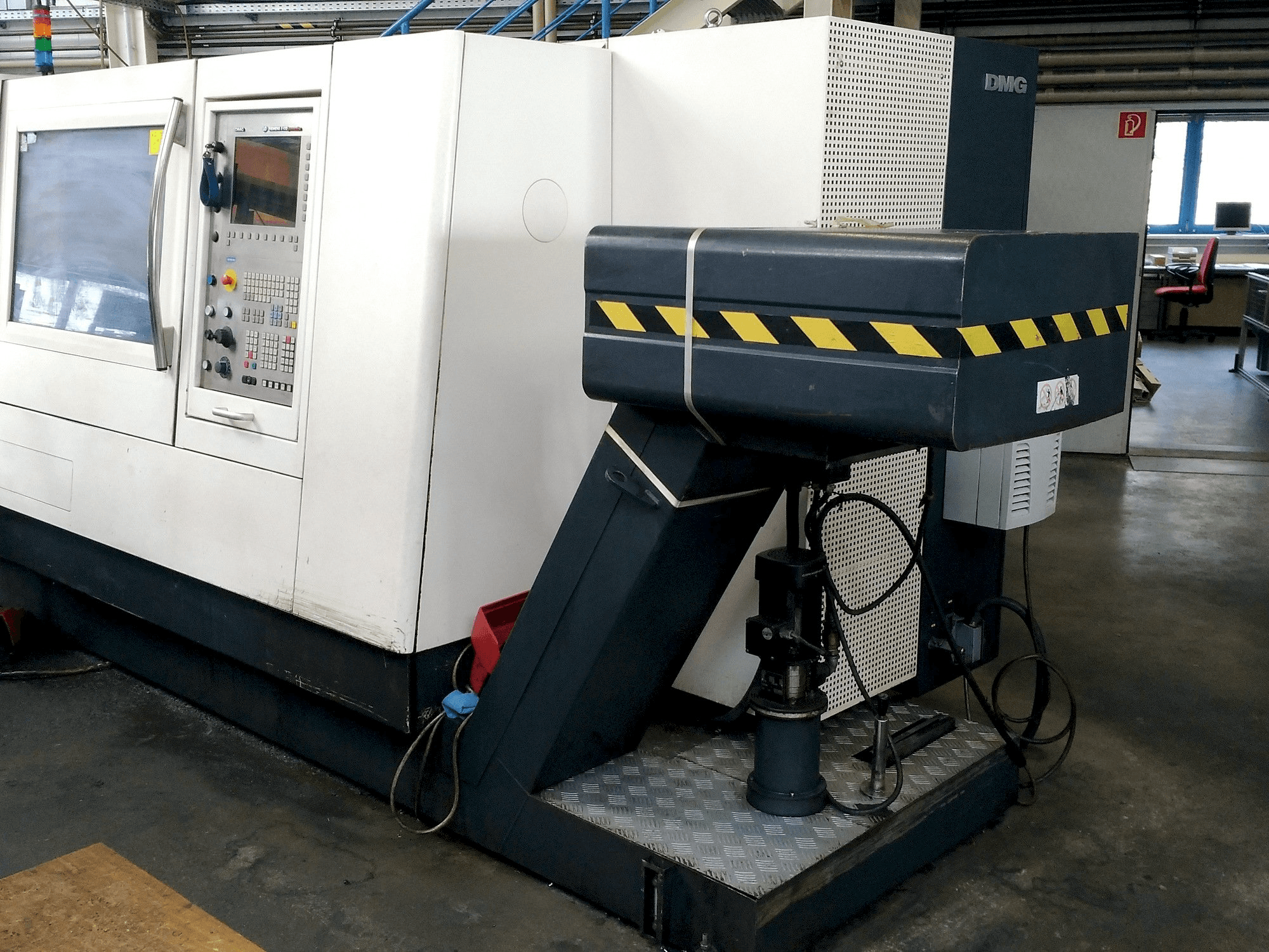 Makine Gildemeister DMG CTX 510 eco - Önden görünüm
