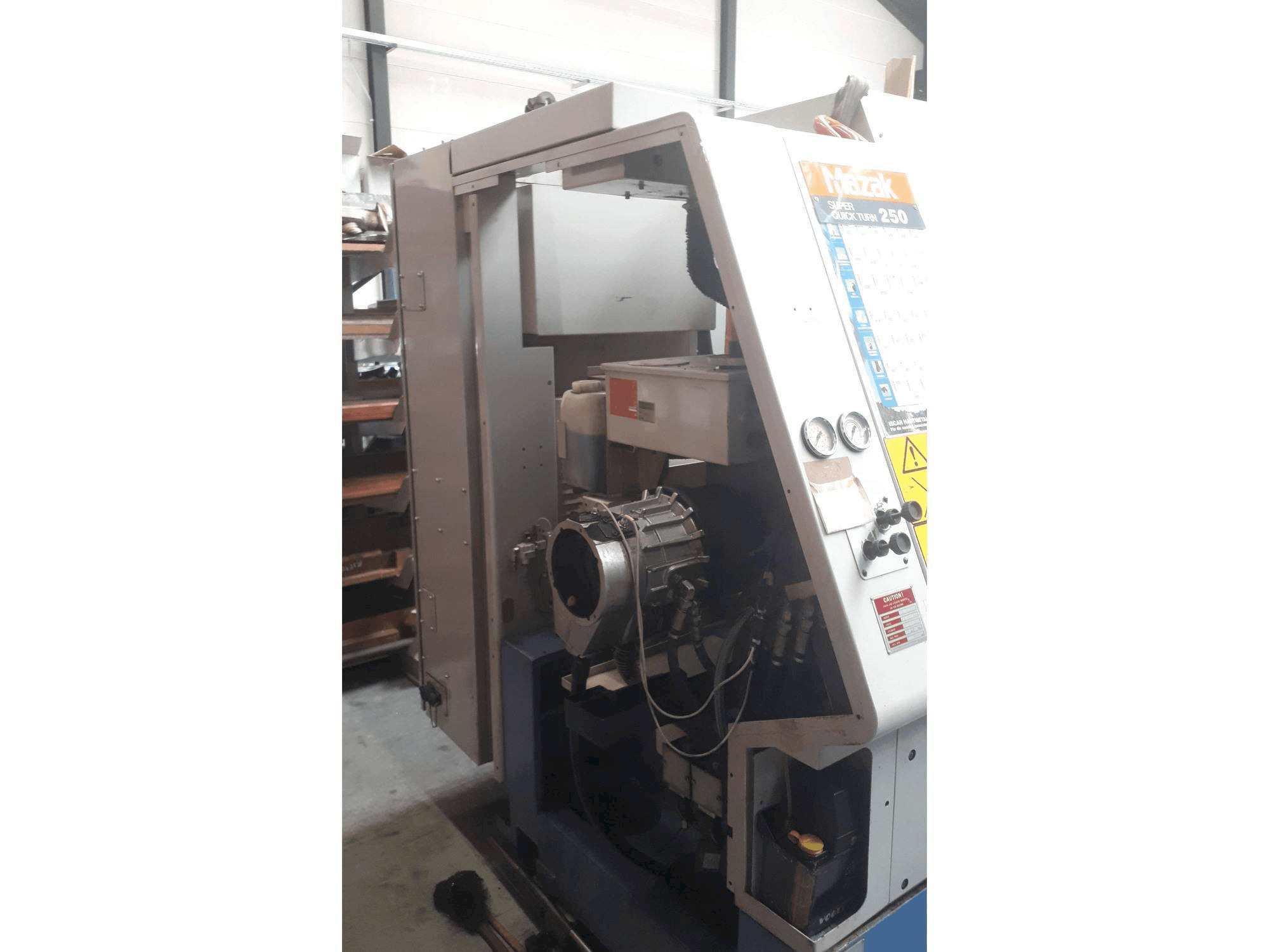 Makine Mazak Super Quick Turn 250 - Sol görünüm