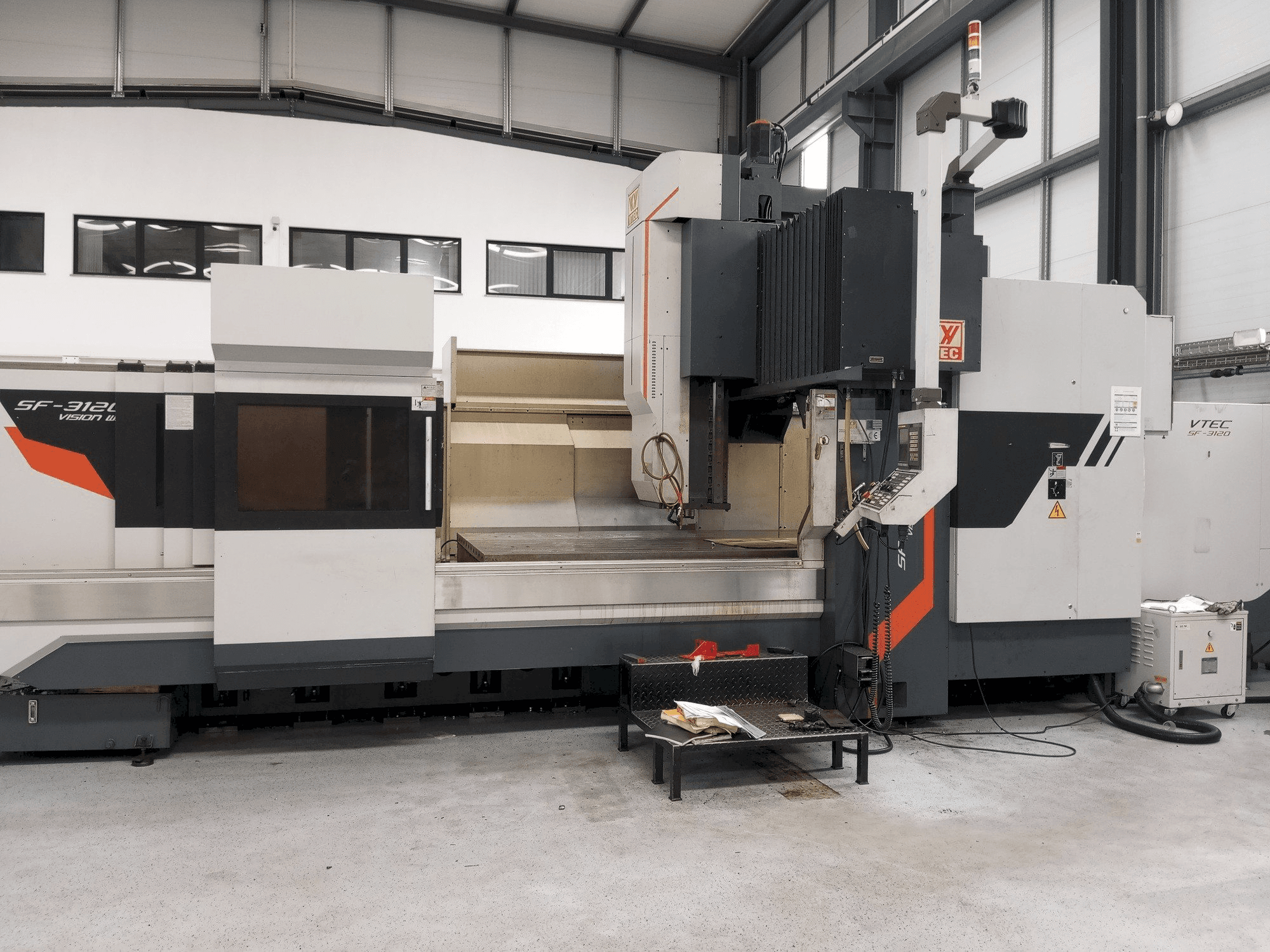 Makine Vision Wide VTEC SF-3120 - Önden görünüm