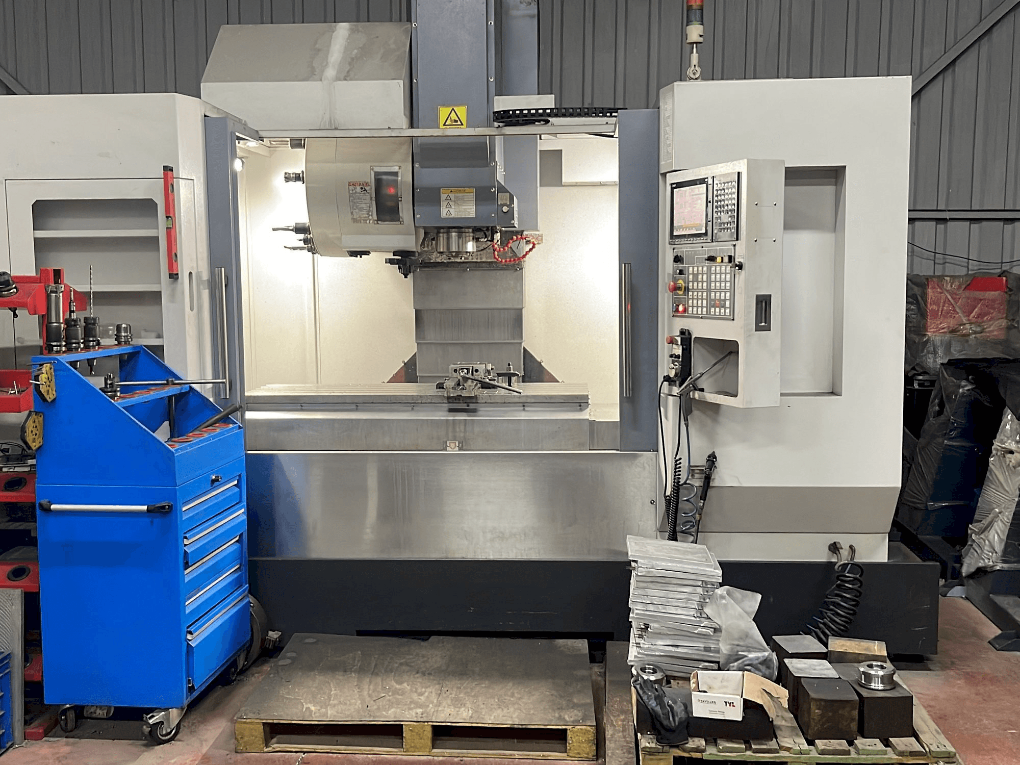 Makine Akira Seiki SR2XP - Önden görünüm